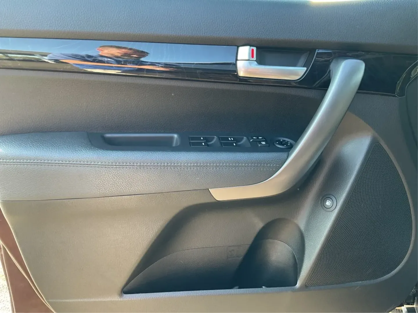 2014 Kia Sorento LX (5XYKT3A64EG) with an 2.4L I-4 gasoline direct injection engine, located at 4508 South Dixie Dr, Moraine, OH, 45439, (937) 908-9800, 39.689976, -84.218452 - **Elevate Your Family Adventures with the 2014 Kia Sorento!** <br /> <br /> Looking for a reliable SUV that seamlessly blends comfort with utility? The 2014 Kia Sorento is the perfect vehicle for growing families and adventurers alike. With its spacious interior, advanced safety features, and versat - Photo#16