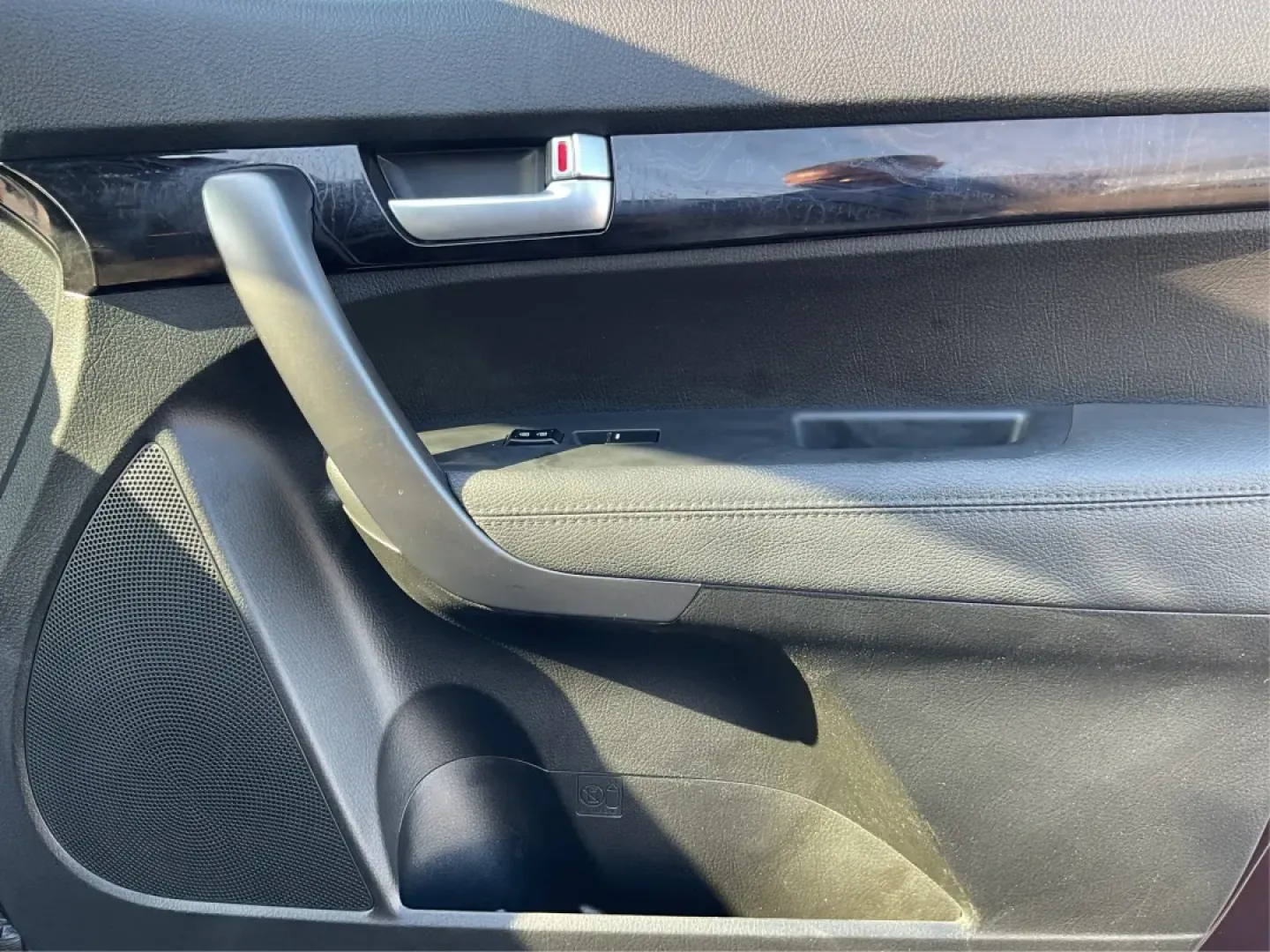 2014 Kia Sorento LX (5XYKT3A64EG) with an 2.4L I-4 gasoline direct injection engine, located at 4508 South Dixie Dr, Moraine, OH, 45439, (937) 908-9800, 39.689976, -84.218452 - **Elevate Your Family Adventures with the 2014 Kia Sorento!** <br /> <br /> Looking for a reliable SUV that seamlessly blends comfort with utility? The 2014 Kia Sorento is the perfect vehicle for growing families and adventurers alike. With its spacious interior, advanced safety features, and versat - Photo#17