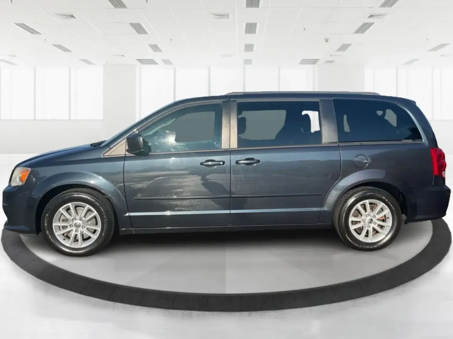 2013 Dodge Grand Caravan SXT (2C4RDGCG8DR) with an Pentastar 3.6L V-6 DOHC engine, located at 1099 N County Rd 25A, Troy, OH, 45373, (937) 908-9800, 40.057079, -84.212883 - **Adventure Awaits: 2013 Dodge Grand Caravan SXT - Perfect for Family Road Trips!**<br /> <br /> Are you ready to elevate your family adventures? The 2013 Dodge Grand Caravan SXT is not just a vehicle; it's a lifestyle changer designed for busy families, weekend explorers, and those who appreciate t - Photo#5