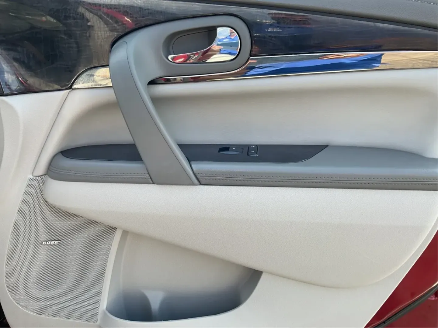 2015 Buick Enclave Leather (5GAKVBKD7FJ) with an 3.6L V-6 gasoline direct injection engine, located at 1951 S Dayton Lakeview Rd., New Carlisle, OH, 45344, (937) 908-9800, 39.890999, -84.050255 - **Adventure Awaits with the 2015 Buick Enclave at Advantage Car and Credit New Carlisle**<br /> <br /> If you're searching for the perfect vehicle for family road trips, daily commutes, or weekend getaways, look no further than the 2015 Buick Enclave. This luxurious SUV seamlessly combines style, s - Photo#20