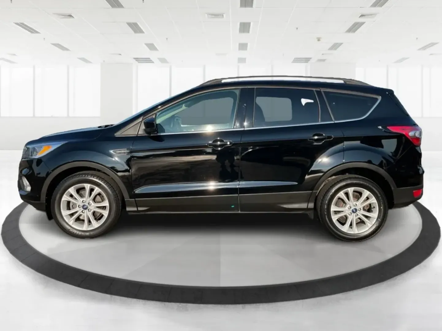 2018 Ford Escape SE (1FMCU0GD6JU) with an Other engine, located at 1184 Kauffman Ave, Fairborn, OH, 45324, (937) 908-9800, 39.807072, -84.030914 - Experience adventure and comfort on the open road with the 2018 Ford Escape SE, available now at Advantage Car and Credit in Vandalia, OH. This versatile SUV is perfect for families, outdoor enthusiasts, and commuters alike, providing a seamless blend of style, safety, and functionality. With plenty - Photo#5