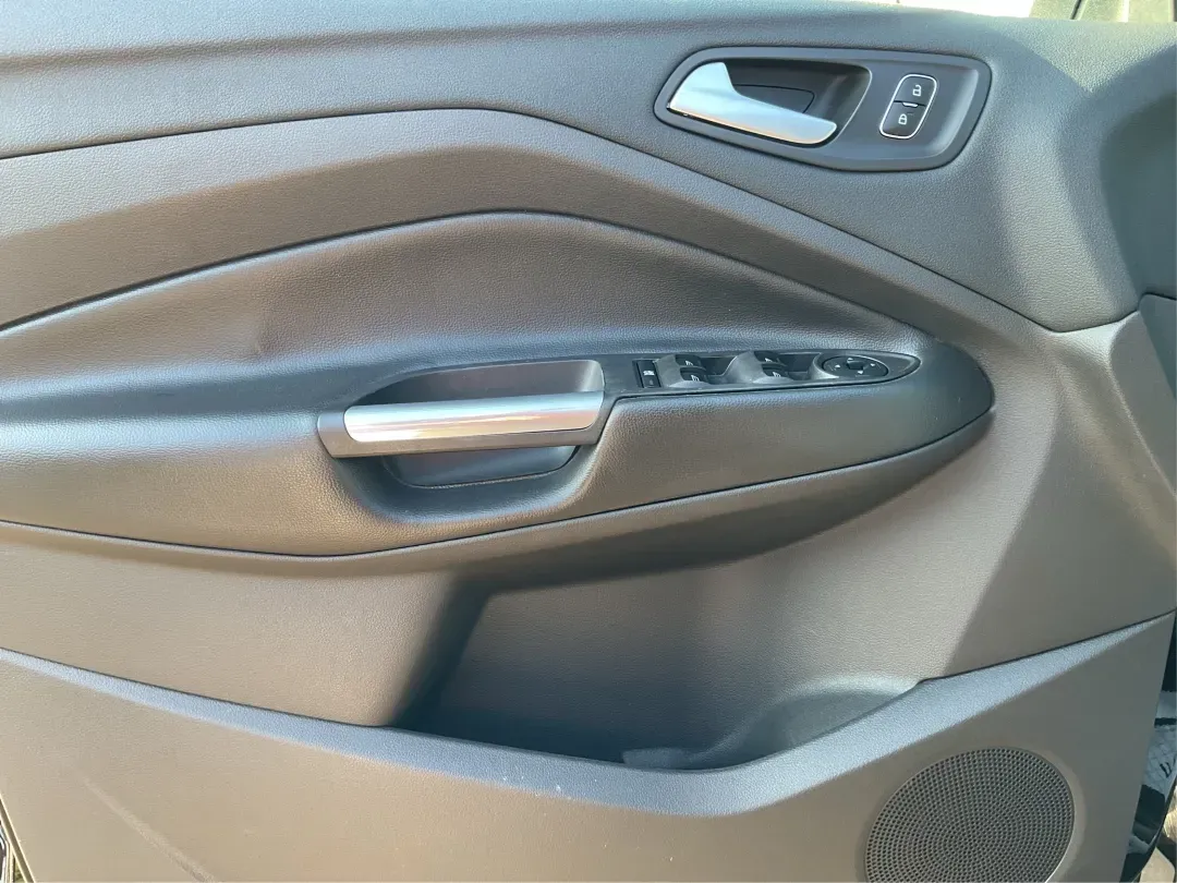 2018 Ford Escape SE (1FMCU0GD6JU) with an Other engine, located at 1184 Kauffman Ave, Fairborn, OH, 45324, (937) 908-9800, 39.807072, -84.030914 - Experience adventure and comfort on the open road with the 2018 Ford Escape SE, available now at Advantage Car and Credit in Vandalia, OH. This versatile SUV is perfect for families, outdoor enthusiasts, and commuters alike, providing a seamless blend of style, safety, and functionality. With plenty - Photo#19