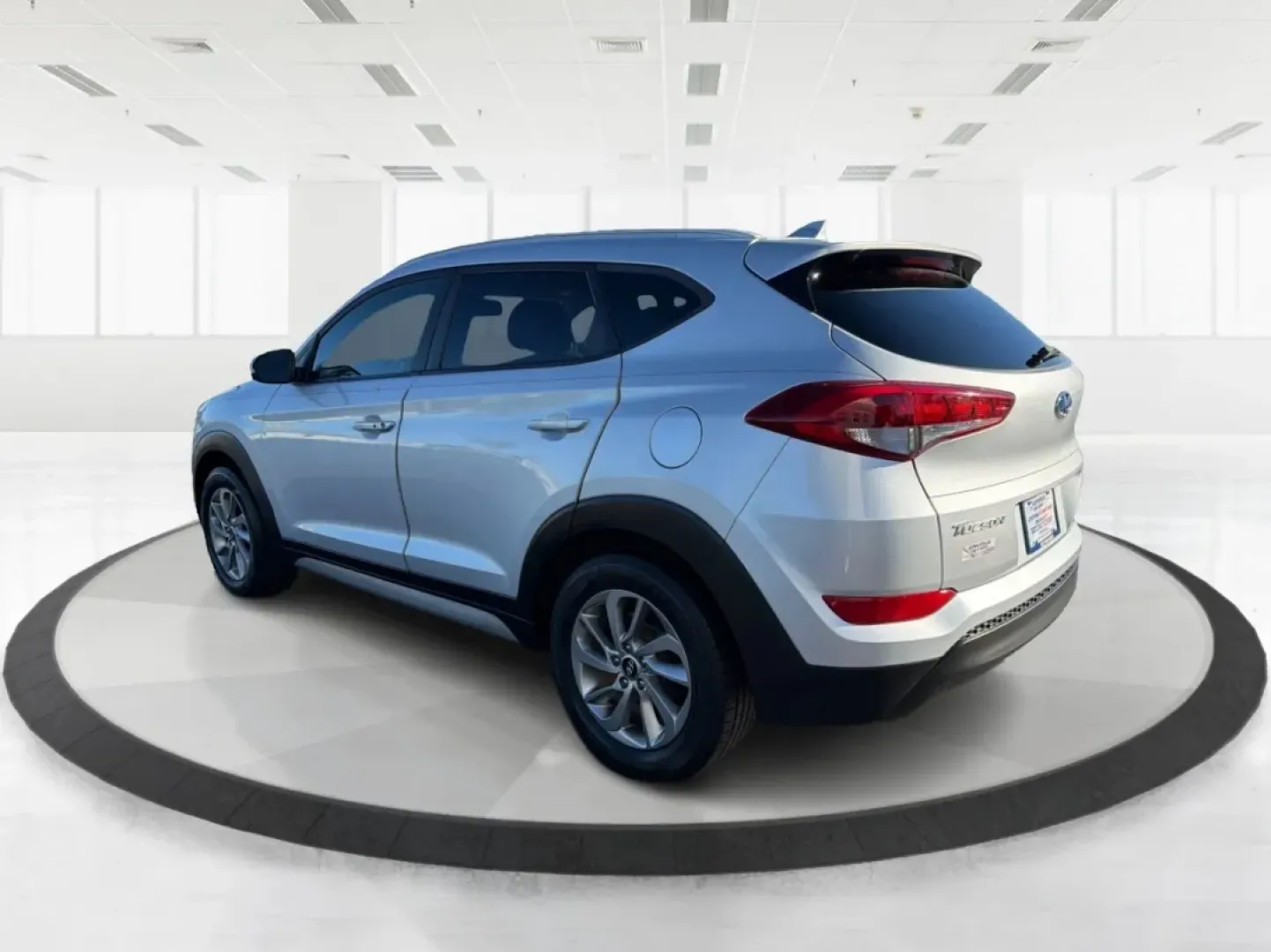 2017 Hyundai Tucson SE Plus (KM8J3CA41HU) with an Nu 2L I-4 gasoline direct injection engine, located at 8750 N County Rd 25A, Piqua, OH, 45356, (937) 908-9800, 40.164391, -84.232513 - ### Discover Your Next Adventure with the 2017 Hyundai Tucson SE Plus!<br /> <br /> Are you ready to elevate your road trips and daily commutes? The 2017 Hyundai Tucson SE Plus, now available at Advantage Car and Credit in Vandalia, OH, is the ideal SUV for a lifestyle rich in adventure and comfort. - Photo#4