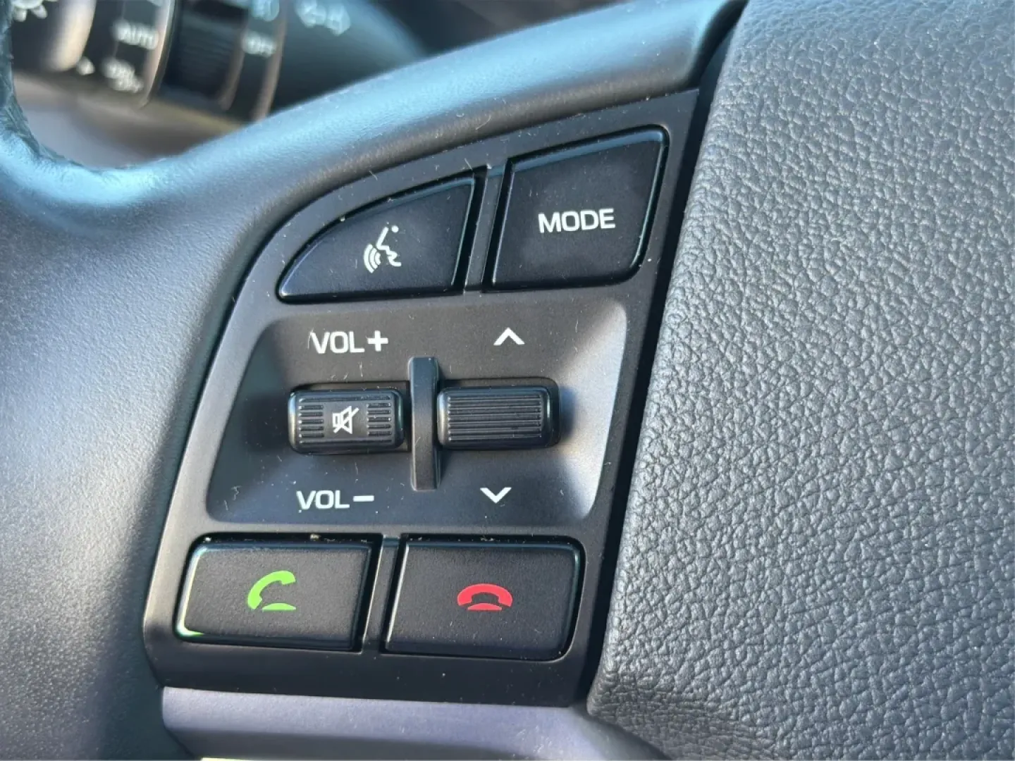 2017 Hyundai Tucson SE Plus (KM8J3CA41HU) with an Nu 2L I-4 gasoline direct injection engine, located at 880 E. National Road, Vandalia, OH, 45377, (937) 908-9800, 39.891918, -84.183594 - ### Discover Your Next Adventure with the 2017 Hyundai Tucson SE Plus!<br /> <br /> Are you ready to elevate your road trips and daily commutes? The 2017 Hyundai Tucson SE Plus, now available at Advantage Car and Credit in Vandalia, OH, is the ideal SUV for a lifestyle rich in adventure and comfort. - Photo#17