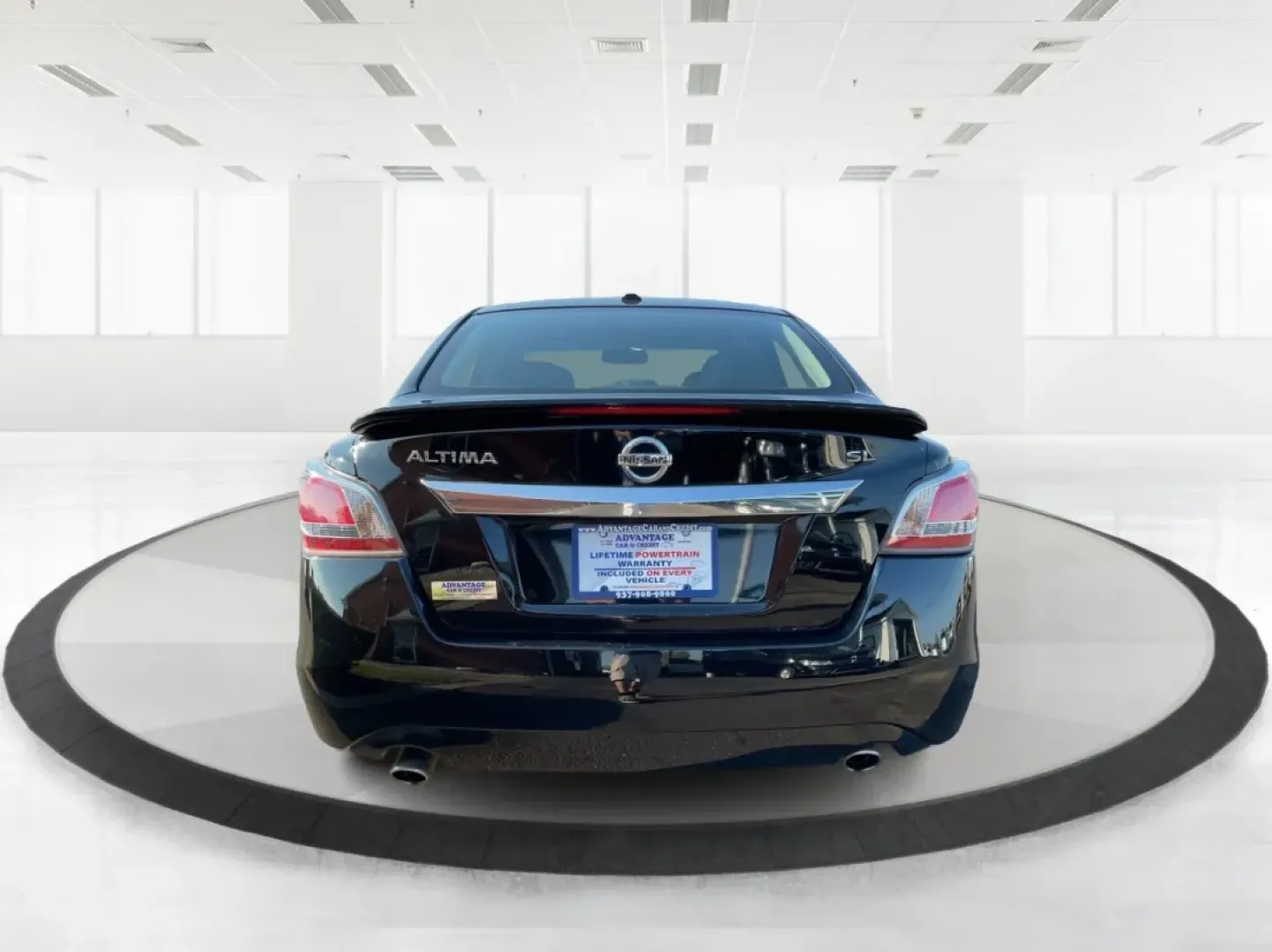 2015 Nissan Altima 2.5 SL (1N4AL3APXFC) with an 2.5L I-4 DOHC engine, located at 1230 East Main St, Xenia, OH, 45385, (937) 908-9800, 39.688026, -83.910172 - **Elevate Your Daily Drive with the 2015 Nissan Altima 2.5 SL Perfect for Every Journey!**<br /> <br /> Are you looking for a reliable sedan that effortlessly transitions from weekday commutes to weekend adventures? The 2015 Nissan Altima 2.5 SL is not just a vehicle; it's a lifestyle upgrade. Desi - Photo#3