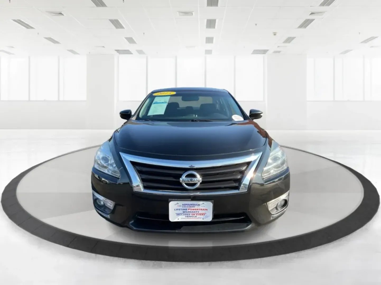 2015 Nissan Altima 2.5 SL (1N4AL3APXFC) with an 2.5L I-4 DOHC engine, located at 1230 East Main St, Xenia, OH, 45385, (937) 908-9800, 39.688026, -83.910172 - **Elevate Your Daily Drive with the 2015 Nissan Altima 2.5 SL Perfect for Every Journey!**<br /> <br /> Are you looking for a reliable sedan that effortlessly transitions from weekday commutes to weekend adventures? The 2015 Nissan Altima 2.5 SL is not just a vehicle; it's a lifestyle upgrade. Desi - Photo#7