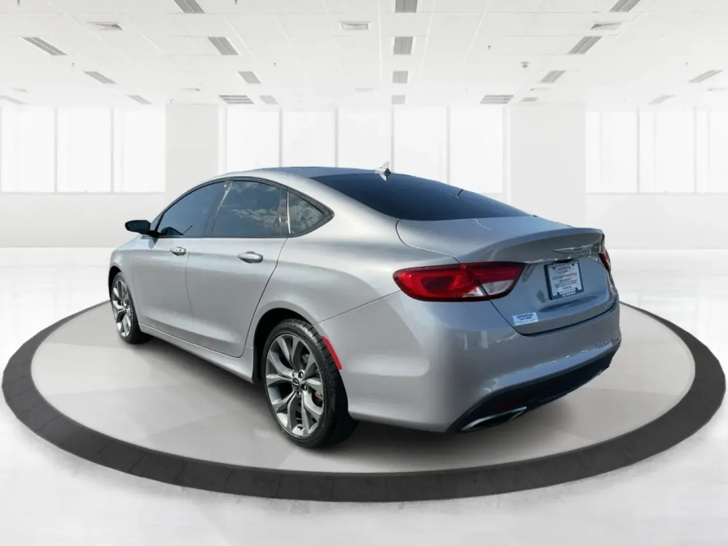 2015 Chrysler 200 S (1C3CCCBB2FN) with an 3.6L V-6 DOHC engine, located at 880 E. National Road, Vandalia, OH, 45377, (937) 908-9800, 39.891918, -84.183594 - **Discover Your Adventure: 2015 Chrysler 200 S - Perfect for Everyday Life and Weekend Getaways!**<br /> <br /> Are you ready to elevate your daily commute or embark on a spontaneous weekend trip? Meet the 2015 Chrysler 200 S, a stylish sedan designed for those who appreciate both comfort and perfor - Photo#4