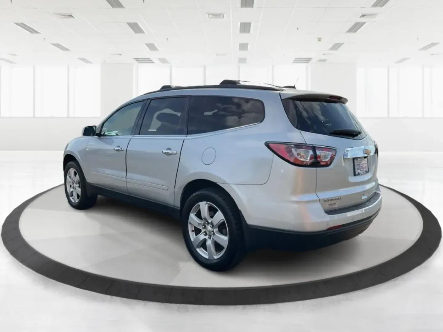 2017 Chevrolet Traverse 1LT (1GNKRGKDXHJ) with an 3.6L V-6 gasoline direct injection engine, located at 1099 N County Rd 25A, Troy, OH, 45373, (937) 908-9800, 40.057079, -84.212883 - ### Discover Your Next Family Adventure with the 2017 Chevrolet Traverse 1LT at Advantage Car and Credit - Troy!<br /> <br /> Are you searching for a reliable vehicle that can comfortably accommodate your growing family or serve as the perfect companion for weekend getaways? Look no further than the - Photo#3