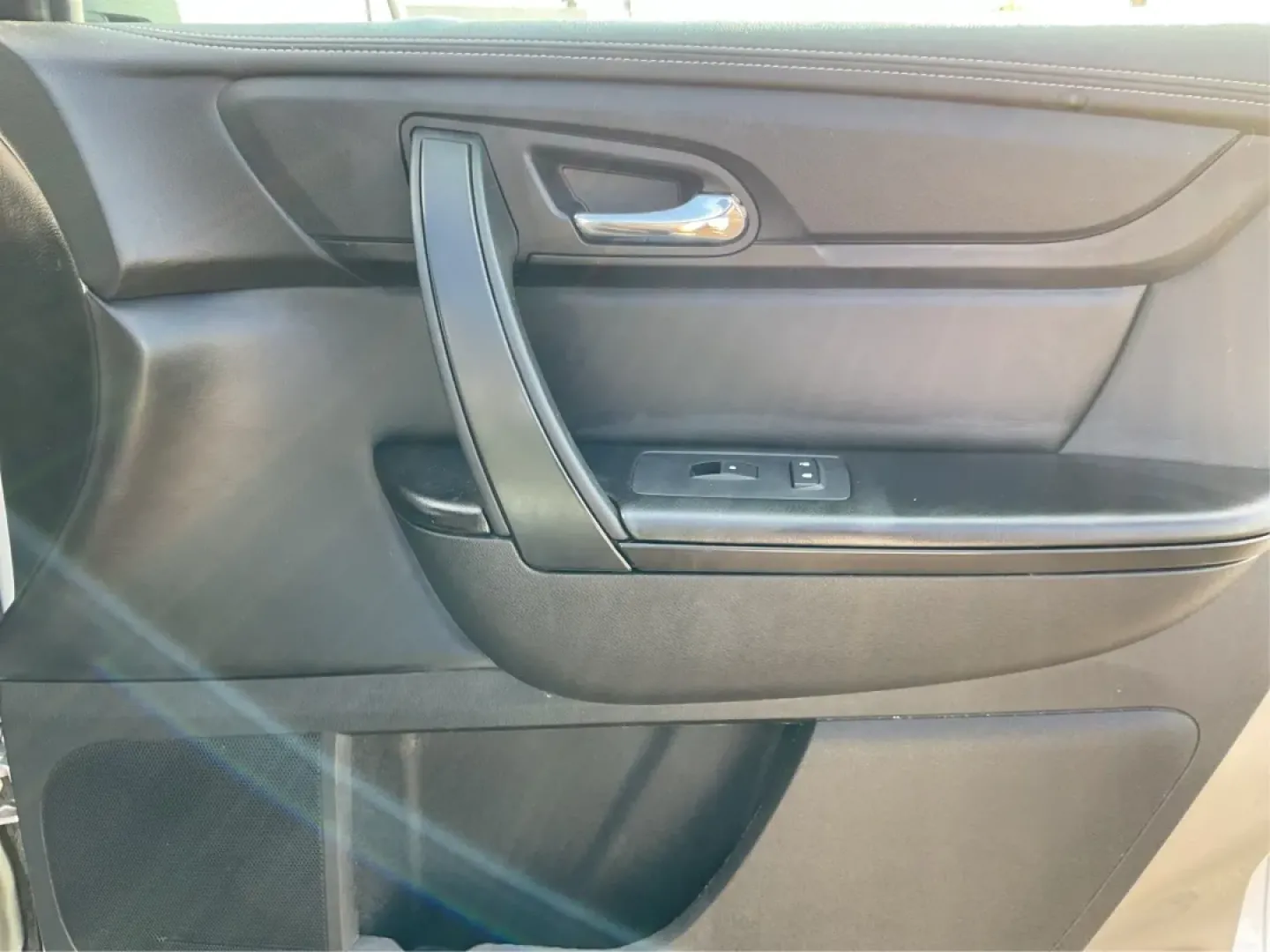 2017 Chevrolet Traverse 1LT (1GNKRGKDXHJ) with an 3.6L V-6 gasoline direct injection engine, located at 1099 N County Rd 25A, Troy, OH, 45373, (937) 908-9800, 40.057079, -84.212883 - ### Discover Your Next Family Adventure with the 2017 Chevrolet Traverse 1LT at Advantage Car and Credit - Troy!<br /> <br /> Are you searching for a reliable vehicle that can comfortably accommodate your growing family or serve as the perfect companion for weekend getaways? Look no further than the - Photo#18