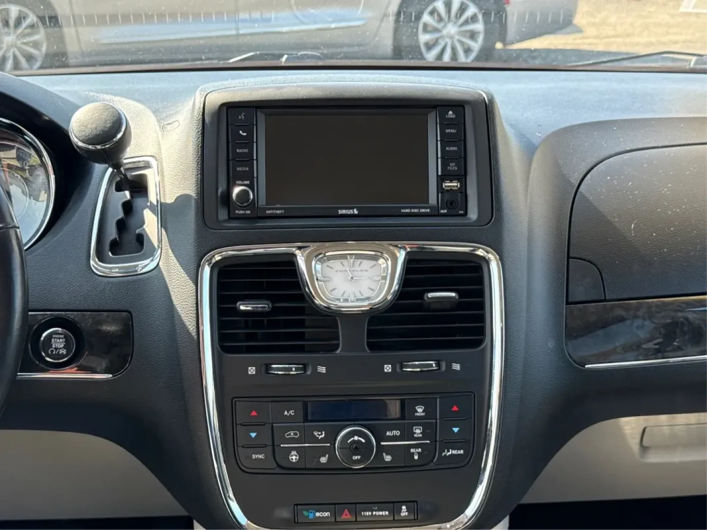 2016 Chrysler Town and Country Touring-L Anniversary Edition (2C4RC1CG2GR) with an Pentastar 3.6L V-6 DOHC engine, located at 401 Woodman Dr, Riverside, OH, 45431, (937) 908-9800, 39.760899, -84.123421 - **Embrace Family Adventures with the 2016 Chrysler Town and Country Touring-L Anniversary Edition**<br /> <br /> At Advantage Car and Credit - Riverside, your family's next adventure starts with the perfect vehicle! Imagine taking your loved ones on unforgettable road trips or creating cherished m - Photo#13