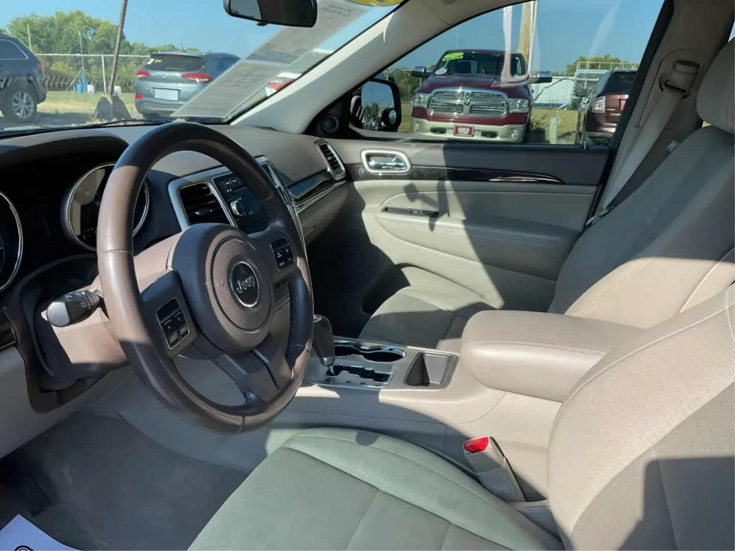 2011 Jeep Grand Cherokee Laredo (1J4RR4GG4BC) with an Other engine, located at 1099 N County Rd 25A, Troy, OH, 45373, (937) 908-9800, 40.057079, -84.212883 - **Adventure Awaits with the 2011 Jeep Grand Cherokee Laredo at Advantage Car and Credit in Troy, OH!**<br /> <br /> Are you ready to elevate your family adventures or weekend getaways? The 2011 Jeep Grand Cherokee Laredo is the SUV that can take you there, whether it's off the beaten path or cruisin - Photo#9