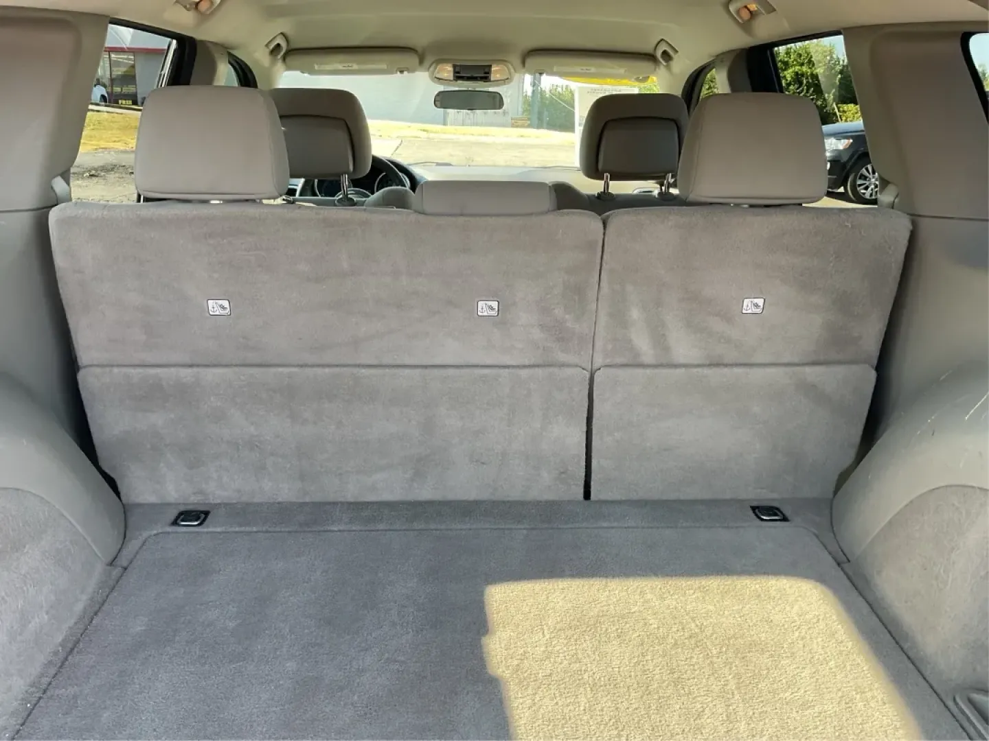2011 Jeep Grand Cherokee Laredo (1J4RR4GG4BC) with an Other engine, located at 1099 N County Rd 25A, Troy, OH, 45373, (937) 908-9800, 40.057079, -84.212883 - **Adventure Awaits with the 2011 Jeep Grand Cherokee Laredo at Advantage Car and Credit in Troy, OH!**<br /> <br /> Are you ready to elevate your family adventures or weekend getaways? The 2011 Jeep Grand Cherokee Laredo is the SUV that can take you there, whether it's off the beaten path or cruisin - Photo#12