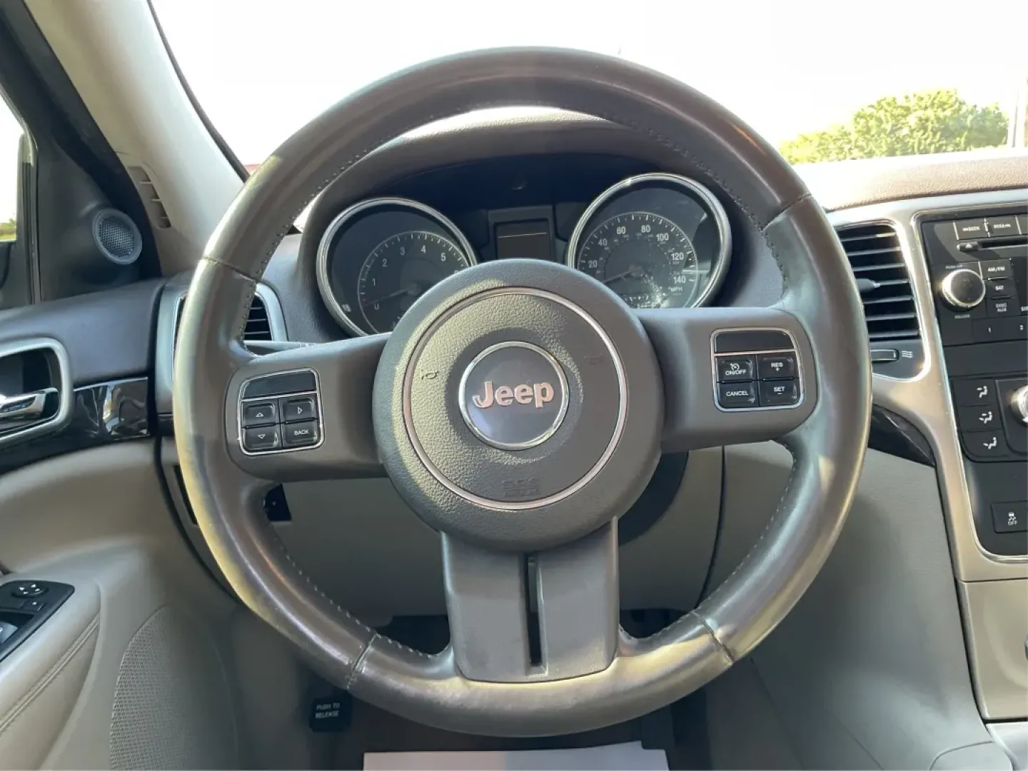 2011 Jeep Grand Cherokee Laredo (1J4RR4GG4BC) with an Other engine, located at 1099 N County Rd 25A, Troy, OH, 45373, (937) 908-9800, 40.057079, -84.212883 - **Adventure Awaits with the 2011 Jeep Grand Cherokee Laredo at Advantage Car and Credit in Troy, OH!**<br /> <br /> Are you ready to elevate your family adventures or weekend getaways? The 2011 Jeep Grand Cherokee Laredo is the SUV that can take you there, whether it's off the beaten path or cruisin - Photo#16