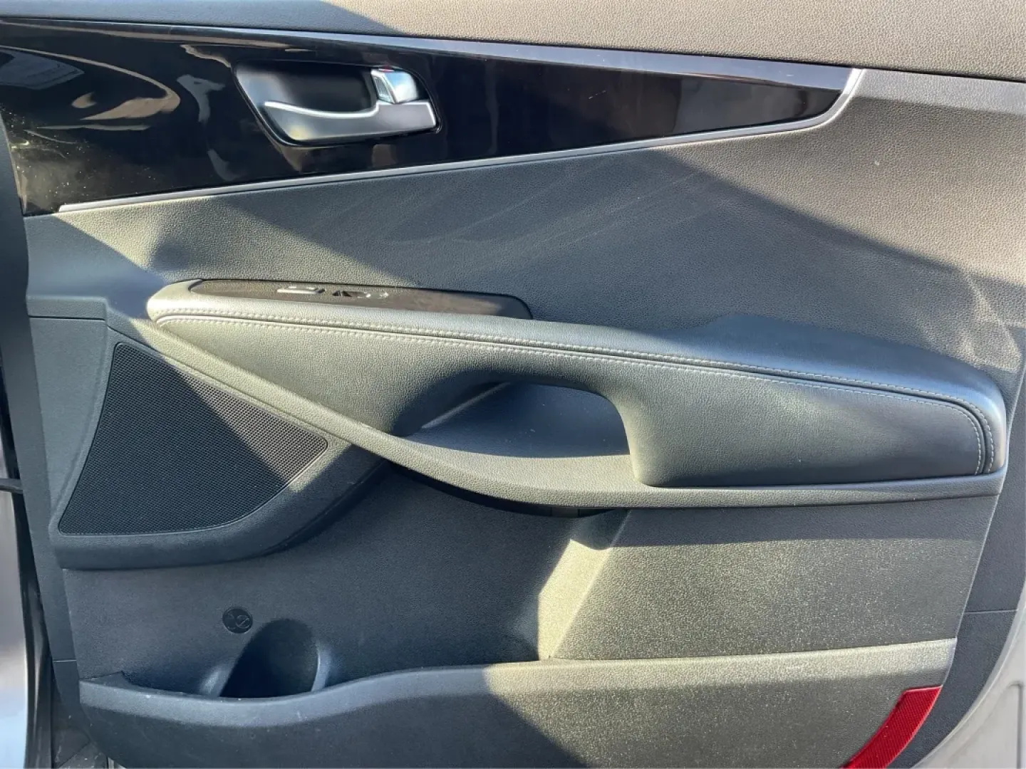 2017 Kia Sorento 3.3L LX (5XYPGDA53HG) with an Lambda II 3.3L V-6 gasoline direct injection engine, located at 1230 East Main St, Xenia, OH, 45385, (937) 908-9800, 39.688026, -83.910172 - **Adventure Awaits in the 2017 Kia Sorento: Your Perfect Family SUV!**<br /> <br /> Are you ready to embark on unforgettable family road trips or weekend getaways? Look no further than the 2017 Kia Sorento, a versatile and comfortable SUV that's perfect for growing families and adventure-seekers ali - Photo#18