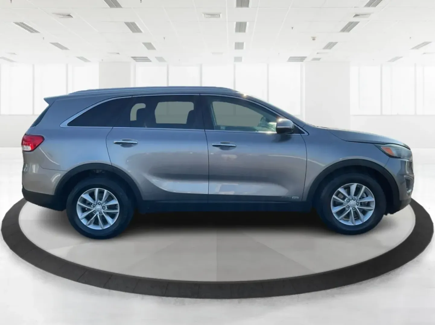 2017 Kia Sorento 3.3L LX (5XYPGDA53HG) with an Lambda II 3.3L V-6 gasoline direct injection engine, located at 1099 N County Rd 25A, Troy, OH, 45373, (937) 908-9800, 40.057079, -84.212883 - **Adventure Awaits in the 2017 Kia Sorento: Your Perfect Family SUV!**<br /> <br /> Are you ready to embark on unforgettable family road trips or weekend getaways? Look no further than the 2017 Kia Sorento, a versatile and comfortable SUV that's perfect for growing families and adventure-seekers ali - Photo#1