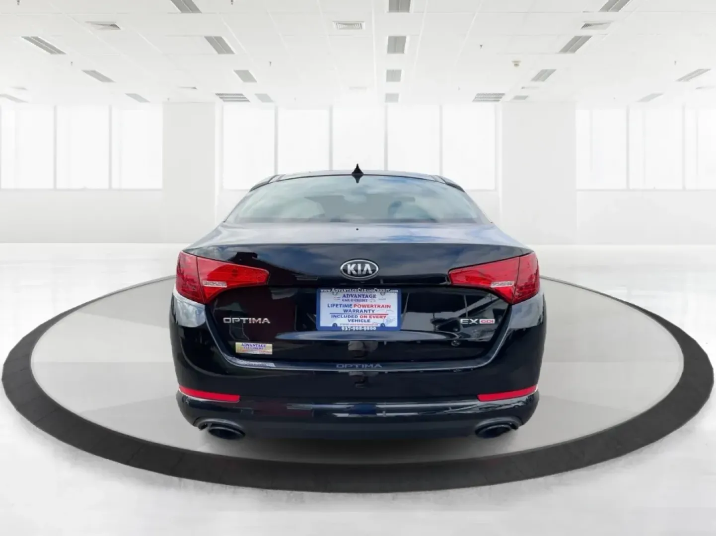 2013 Kia Optima EX (5XXGN4A74DG) with an 2.4L I-4 gasoline direct injection engine, located at 1184 Kauffman Ave, Fairborn, OH, 45324, (937) 908-9800, 39.807072, -84.030914 - ### Elevate Your Daily Drive with the 2013 Kia Optima EX at Advantage Car and Credit in Fairborn, OH!<br /> <br /> Are you in search of a reliable sedan that perfectly balances style, comfort, and advanced features? Look no further than the 2013 Kia Optima EX, now available at Advantage Car and Cred - Photo#3