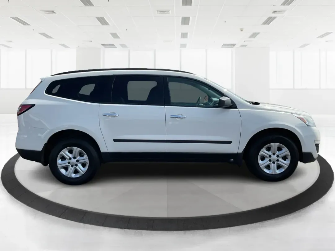 2014 Chevrolet Traverse LS (1GNKVFEDXEJ) with an 3.6L V-6 gasoline direct injection engine, located at 1951 S Dayton Lakeview Rd., New Carlisle, OH, 45344, (937) 908-9800, 39.890999, -84.050255 - **Adventure Awaits with This 2014 Chevrolet Traverse LS at Advantage Car and Credit - Riverside!**<br /> <br /> Are you ready to elevate your family road trips or weekend adventures? Introducing the 2014 Chevrolet Traverse LS-a versatile SUV designed with comfort, safety, and style in mind. This rug - Photo#1