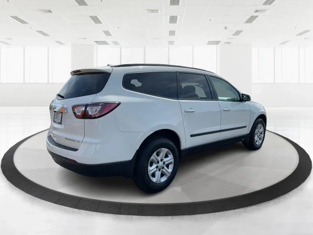 2014 Chevrolet Traverse LS (1GNKVFEDXEJ) with an 3.6L V-6 gasoline direct injection engine, located at 1951 S Dayton Lakeview Rd., New Carlisle, OH, 45344, (937) 908-9800, 39.890999, -84.050255 - **Adventure Awaits with This 2014 Chevrolet Traverse LS at Advantage Car and Credit - Riverside!**<br /> <br /> Are you ready to elevate your family road trips or weekend adventures? Introducing the 2014 Chevrolet Traverse LS-a versatile SUV designed with comfort, safety, and style in mind. This rug - Photo#2