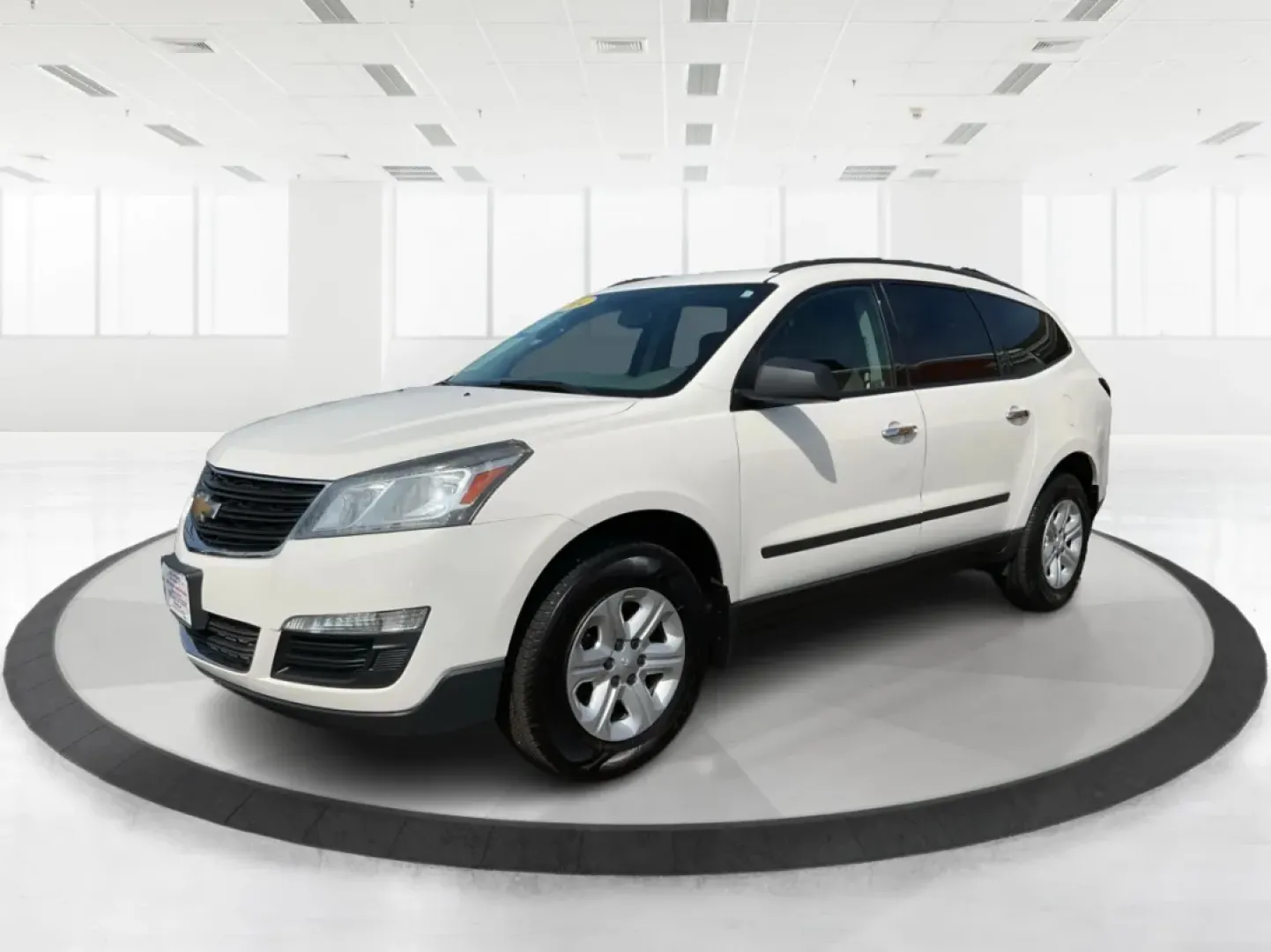 2014 Chevrolet Traverse LS (1GNKVFEDXEJ) with an 3.6L V-6 gasoline direct injection engine, located at 1951 S Dayton Lakeview Rd., New Carlisle, OH, 45344, (937) 908-9800, 39.890999, -84.050255 - **Adventure Awaits with This 2014 Chevrolet Traverse LS at Advantage Car and Credit - Riverside!**<br /> <br /> Are you ready to elevate your family road trips or weekend adventures? Introducing the 2014 Chevrolet Traverse LS-a versatile SUV designed with comfort, safety, and style in mind. This rug - Photo#8