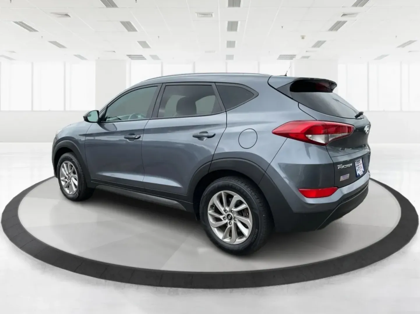 2016 Hyundai Tucson SE (KM8J3CA48GU) with an Nu 2L I-4 gasoline direct injection engine, located at 8750 N County Rd 25A, Piqua, OH, 45356, (937) 908-9800, 40.164391, -84.232513 - Are you ready to embrace a new lifestyle that combines adventure and daily practicality? Look no further than the 2016 Hyundai Tucson SE, available now at Advantage Car and Credit in Moraine, OH. Whether you're a growing family in search of a reliable SUV, a commuter requiring a dependable ride, or - Photo#4