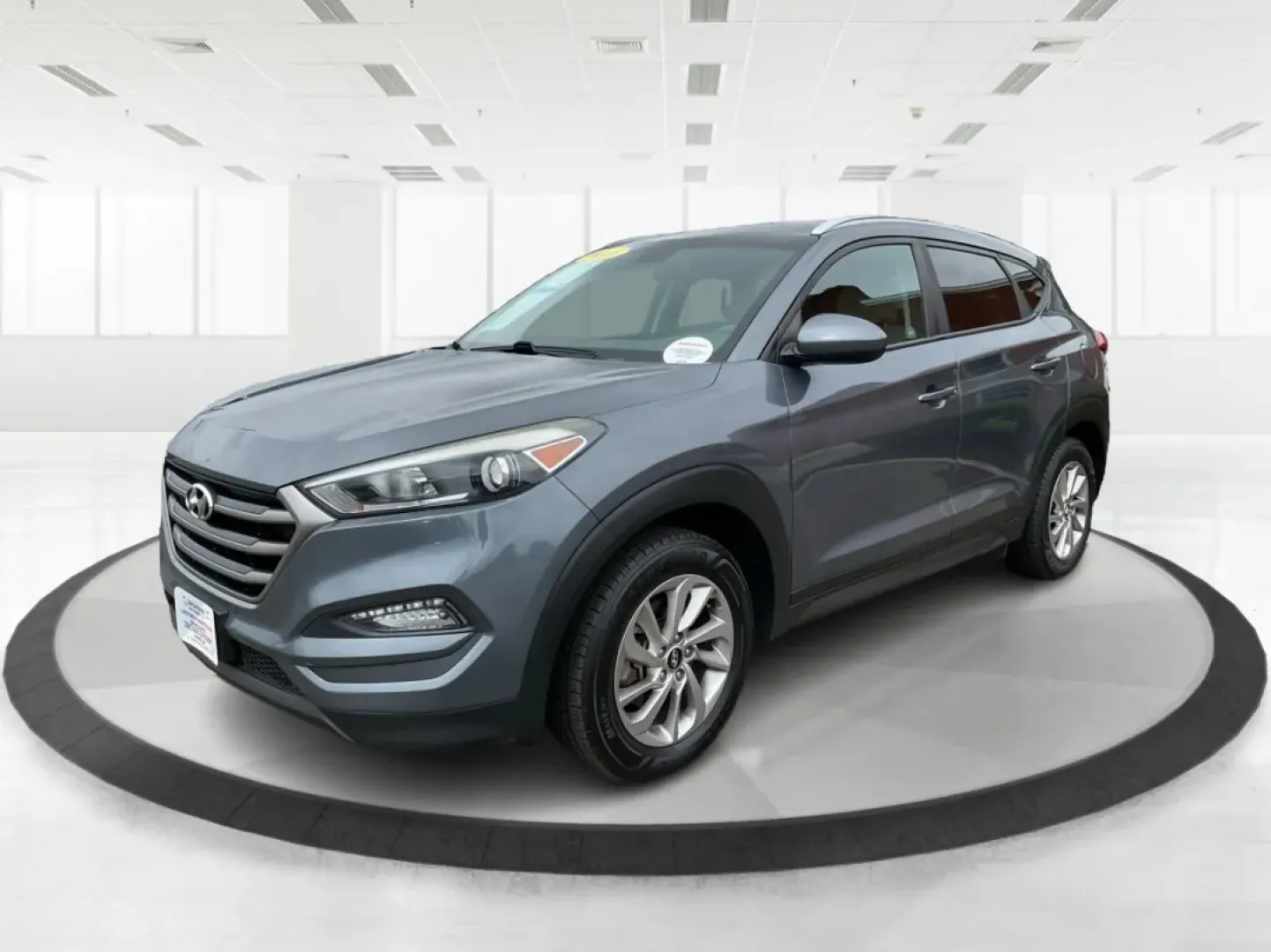 2016 Hyundai Tucson SE (KM8J3CA48GU) with an Nu 2L I-4 gasoline direct injection engine, located at 8750 N County Rd 25A, Piqua, OH, 45356, (937) 908-9800, 40.164391, -84.232513 - Are you ready to embrace a new lifestyle that combines adventure and daily practicality? Look no further than the 2016 Hyundai Tucson SE, available now at Advantage Car and Credit in Moraine, OH. Whether you're a growing family in search of a reliable SUV, a commuter requiring a dependable ride, or - Photo#8