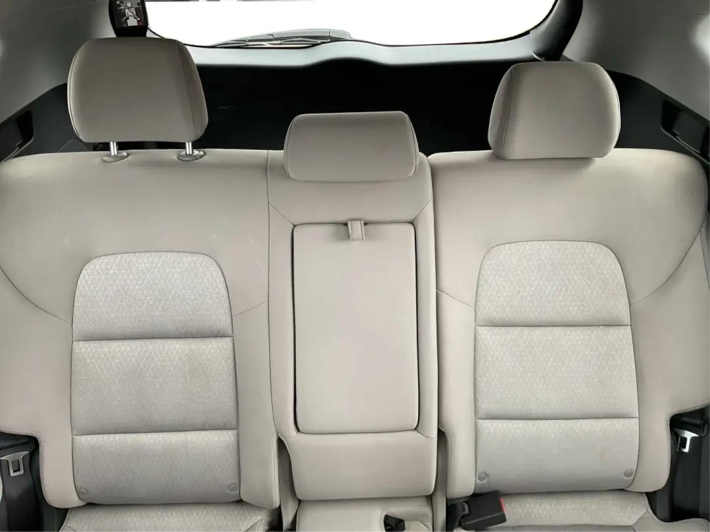 2016 Hyundai Tucson SE (KM8J3CA48GU) with an Nu 2L I-4 gasoline direct injection engine, located at 8750 N County Rd 25A, Piqua, OH, 45356, (937) 908-9800, 40.164391, -84.232513 - Are you ready to embrace a new lifestyle that combines adventure and daily practicality? Look no further than the 2016 Hyundai Tucson SE, available now at Advantage Car and Credit in Moraine, OH. Whether you're a growing family in search of a reliable SUV, a commuter requiring a dependable ride, or - Photo#14