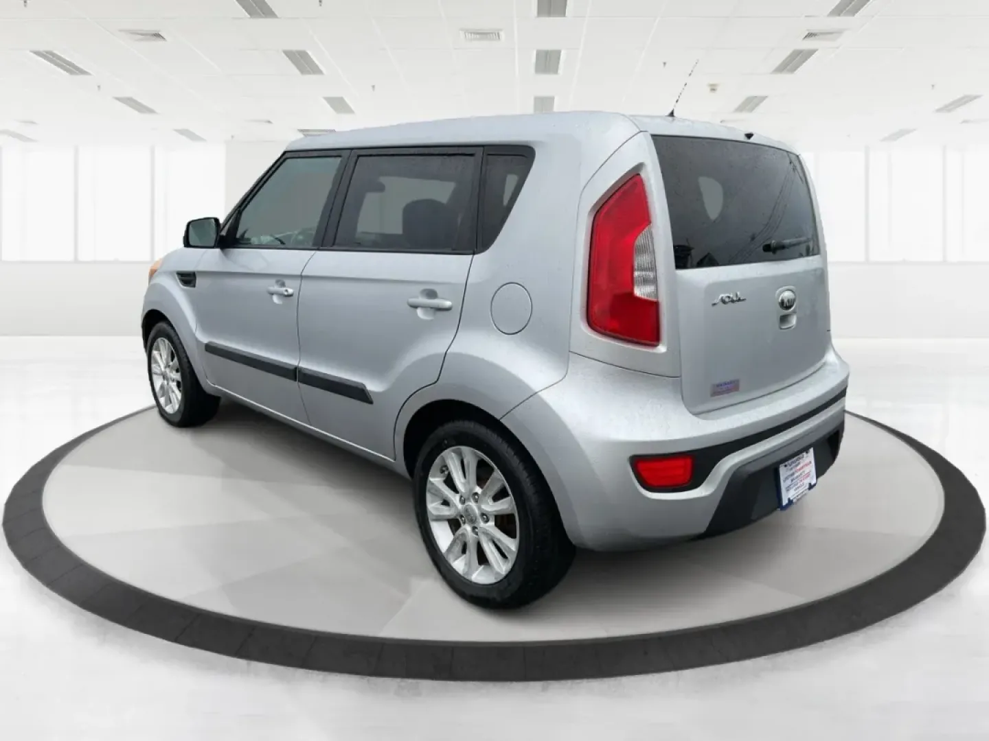 2013 Kia Soul + (KNDJT2A6XD7) with an 2.0L L4 DOHC 16V engine, Automatic transmission, located at 880 E. National Road, Vandalia, OH, 45377, (937) 908-9800, 39.891918, -84.183594 - **Elevate Your Everyday with the 2013 Kia Soul Perfect for the Modern Lifestyle!**<br /> <br /> Are you ready to embrace a vehicle that effortlessly fits into your busy life? The 2013 Kia Soul is your ideal companion, whether you're a growing family needing a reliable ride, a commuter seeking comfo - Photo#4