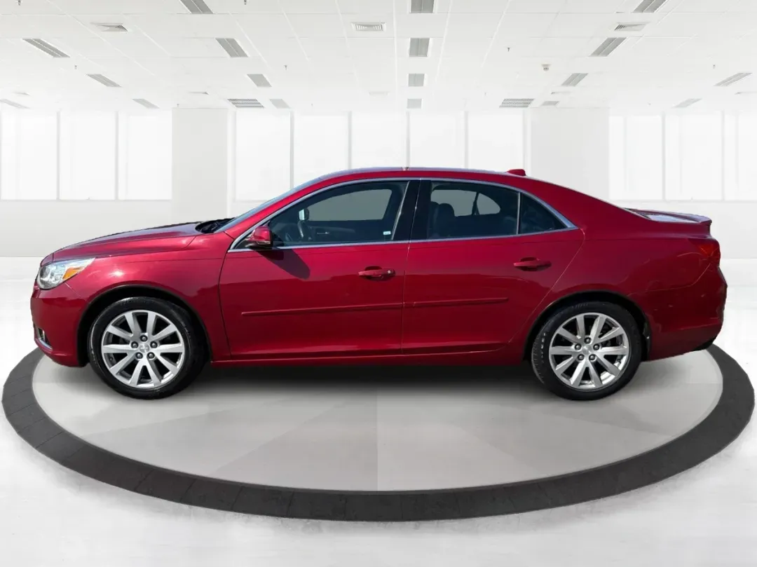 2014 Chevrolet Malibu 2LT (1G11E5SL4EF) with an 2.5L L4 DOHC 16V engine, 6-Speed Automatic transmission, located at 401 Woodman Dr, Riverside, OH, 45431, (937) 908-9800, 39.760899, -84.123421 - **Drive in Style: The 2014 Chevrolet Malibu 2LT Awaits You!** <br /> <br /> Are you ready to elevate your daily commute or embark on unforgettable weekend road trips? The 2014 Chevrolet Malibu 2LT is the ultimate sedan designed for budget-conscious buyers and anyone seeking a reliable vehicle that d - Photo#5