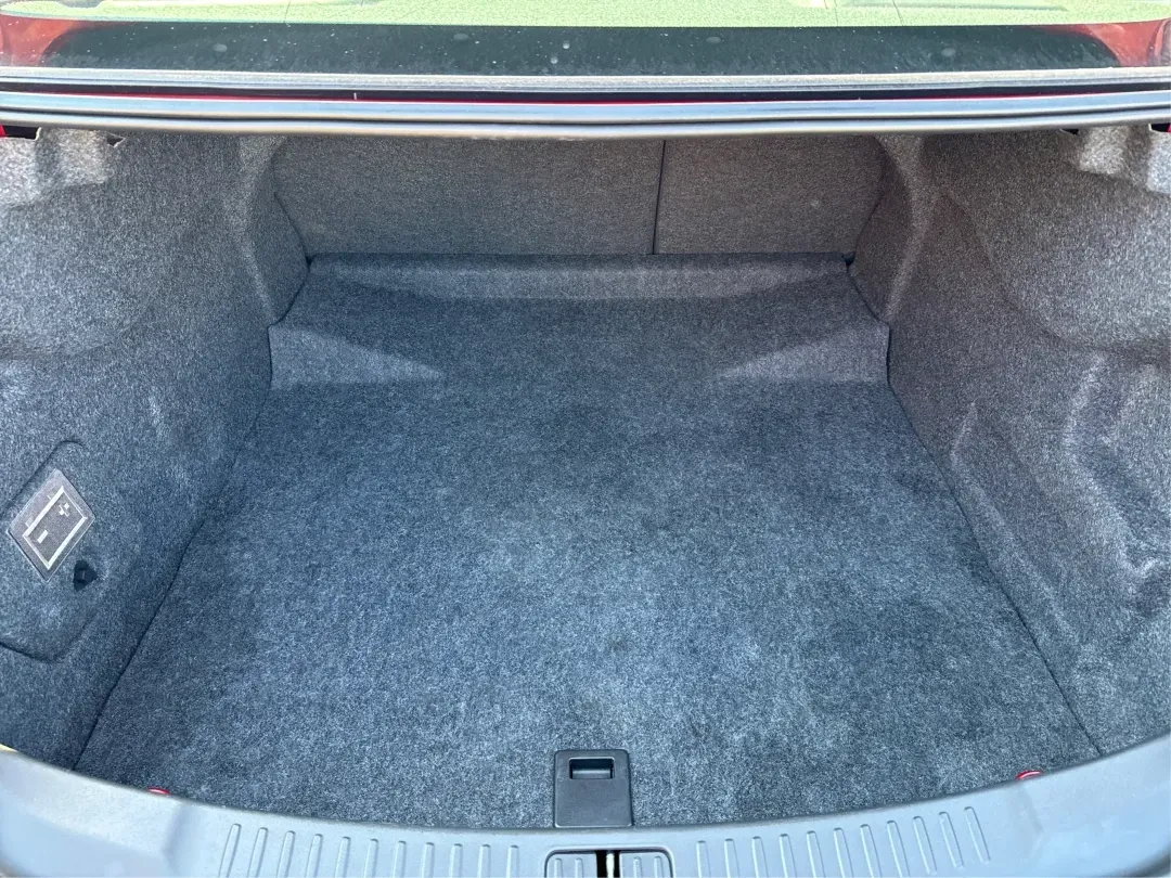 2014 Chevrolet Malibu 2LT (1G11E5SL4EF) with an 2.5L L4 DOHC 16V engine, 6-Speed Automatic transmission, located at 401 Woodman Dr, Riverside, OH, 45431, (937) 908-9800, 39.760899, -84.123421 - **Drive in Style: The 2014 Chevrolet Malibu 2LT Awaits You!** <br /> <br /> Are you ready to elevate your daily commute or embark on unforgettable weekend road trips? The 2014 Chevrolet Malibu 2LT is the ultimate sedan designed for budget-conscious buyers and anyone seeking a reliable vehicle that d - Photo#12