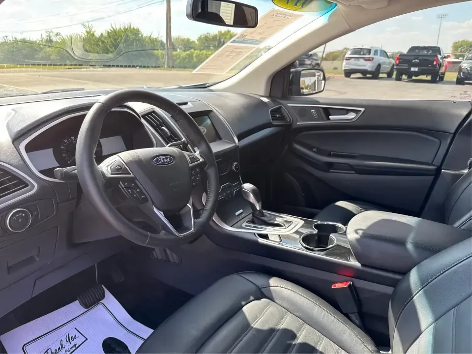 2017 Ford Edge SEL (2FMPK4J9XHB) with an 2.0L L4 DOHC 16V engine, 6A transmission, located at 4508 South Dixie Dr, Moraine, OH, 45439, (937) 908-9800, 39.689976, -84.218452 - **Discover Your Next Adventure with the 2017 Ford Edge SEL at Advantage Car and Credit!**<br /> <br /> Are you ready to elevate your driving experience? The 2017 Ford Edge SEL is not just a vehicle; it's a lifestyle choice that caters to your every need-whether you're a busy professional looking for - Photo#9