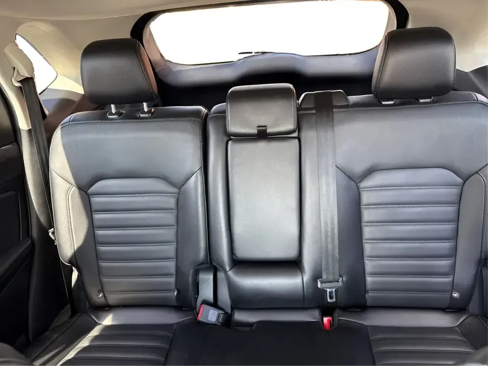 2017 Ford Edge SEL (2FMPK4J9XHB) with an 2.0L L4 DOHC 16V engine, 6A transmission, located at 4508 South Dixie Dr, Moraine, OH, 45439, (937) 908-9800, 39.689976, -84.218452 - **Discover Your Next Adventure with the 2017 Ford Edge SEL at Advantage Car and Credit!**<br /> <br /> Are you ready to elevate your driving experience? The 2017 Ford Edge SEL is not just a vehicle; it's a lifestyle choice that caters to your every need-whether you're a busy professional looking for - Photo#14