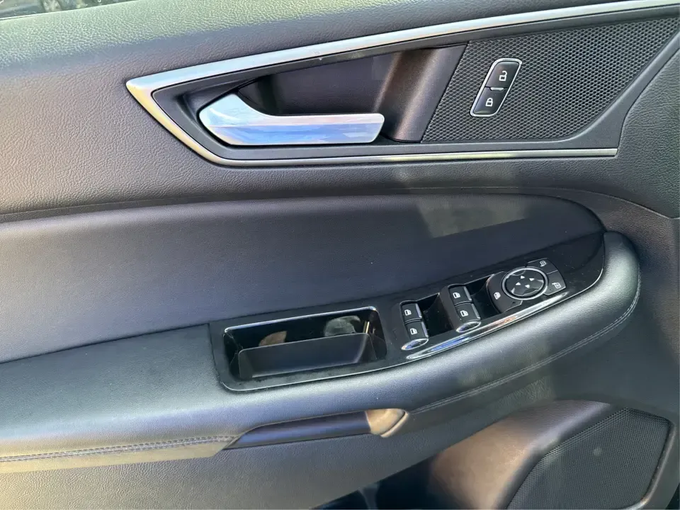 2017 Ford Edge SEL (2FMPK4J9XHB) with an 2.0L L4 DOHC 16V engine, 6A transmission, located at 4508 South Dixie Dr, Moraine, OH, 45439, (937) 908-9800, 39.689976, -84.218452 - **Discover Your Next Adventure with the 2017 Ford Edge SEL at Advantage Car and Credit!**<br /> <br /> Are you ready to elevate your driving experience? The 2017 Ford Edge SEL is not just a vehicle; it's a lifestyle choice that caters to your every need-whether you're a busy professional looking for - Photo#19