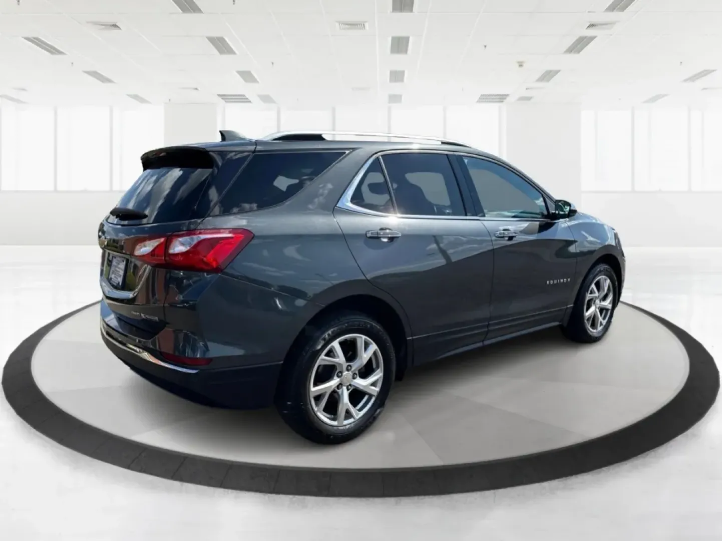 2018 Chevrolet Equinox Premier (2GNAXVEV0J6) with an 1.5L I-4 gasoline direct injection engine, located at 880 E. National Road, Vandalia, OH, 45377, (937) 908-9800, 39.891918, -84.183594 - **Discover Your Next Adventure with the 2018 Chevrolet Equinox at Advantage Car and Credit - Vandalia!**<br /> <br /> Are you ready to elevate your driving experience and embrace a lifestyle filled with excitement and exploration? Look no further than our stunning 2018 Chevrolet Equinox Premier at A - Photo#2