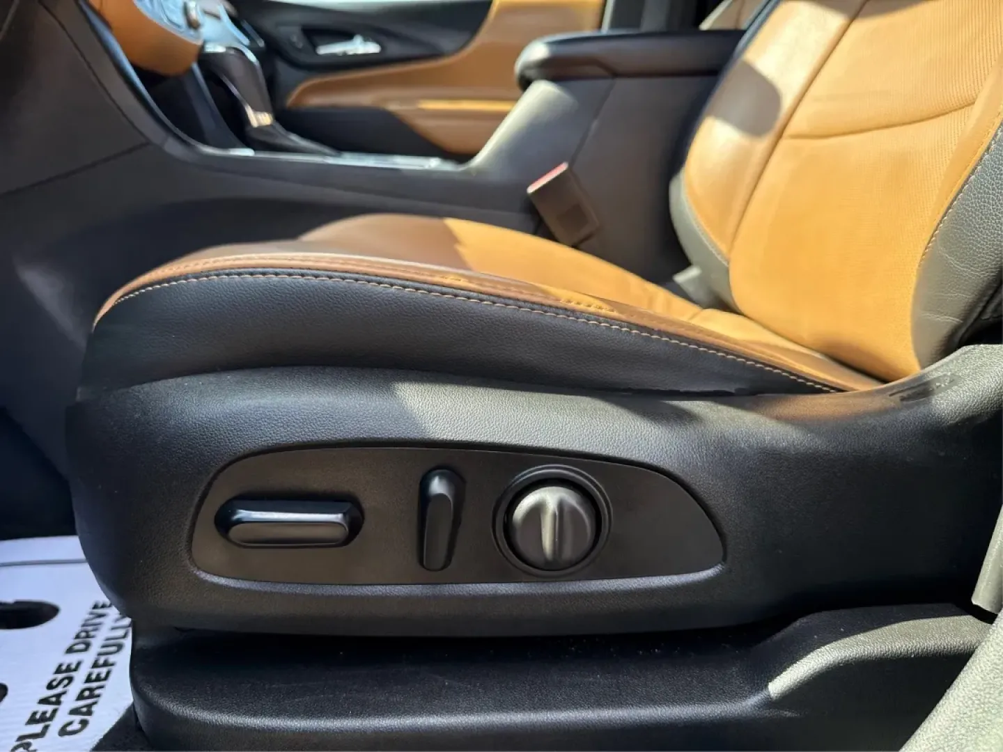 2018 Chevrolet Equinox Premier (2GNAXVEV0J6) with an 1.5L I-4 gasoline direct injection engine, located at 880 E. National Road, Vandalia, OH, 45377, (937) 908-9800, 39.891918, -84.183594 - **Discover Your Next Adventure with the 2018 Chevrolet Equinox at Advantage Car and Credit - Vandalia!**<br /> <br /> Are you ready to elevate your driving experience and embrace a lifestyle filled with excitement and exploration? Look no further than our stunning 2018 Chevrolet Equinox Premier at A - Photo#18