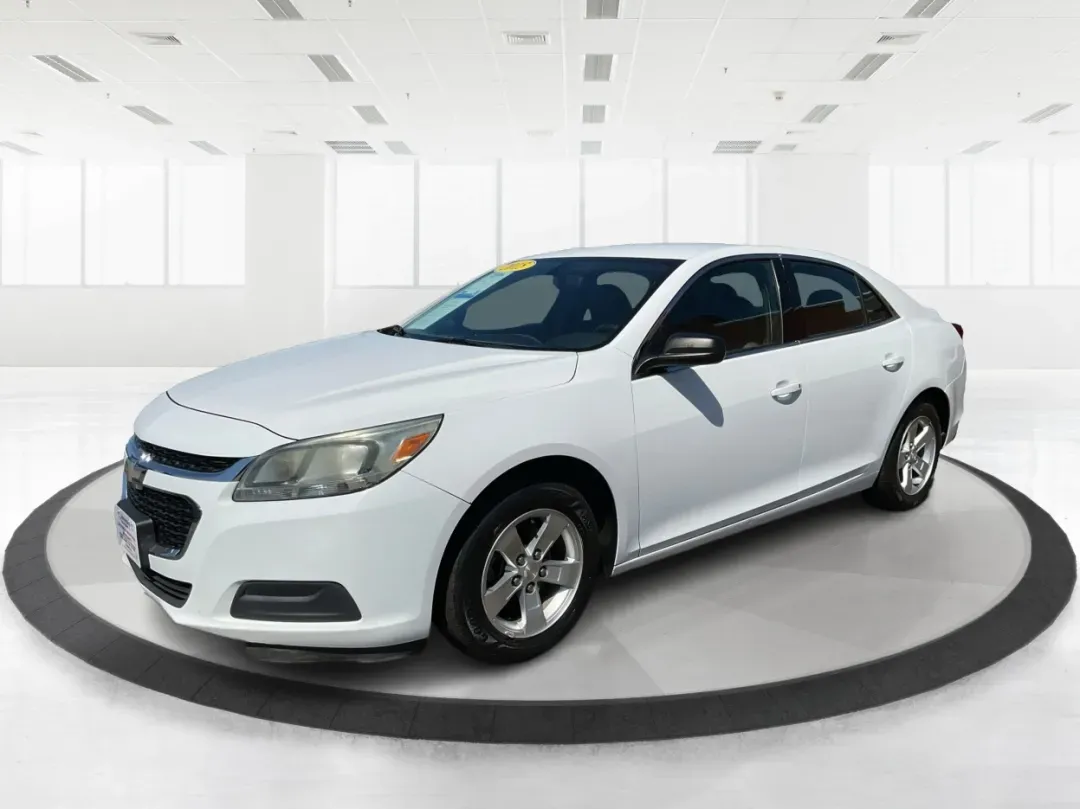 2015 Chevrolet Malibu 1FL (1G11A5SL9FU) with an ECOTEC 2.5L I-4 gasoline direct injection engine, located at 8750 N County Rd 25A, Piqua, OH, 45356, (937) 908-9800, 40.164391, -84.232513 - One Owner - Photo#8