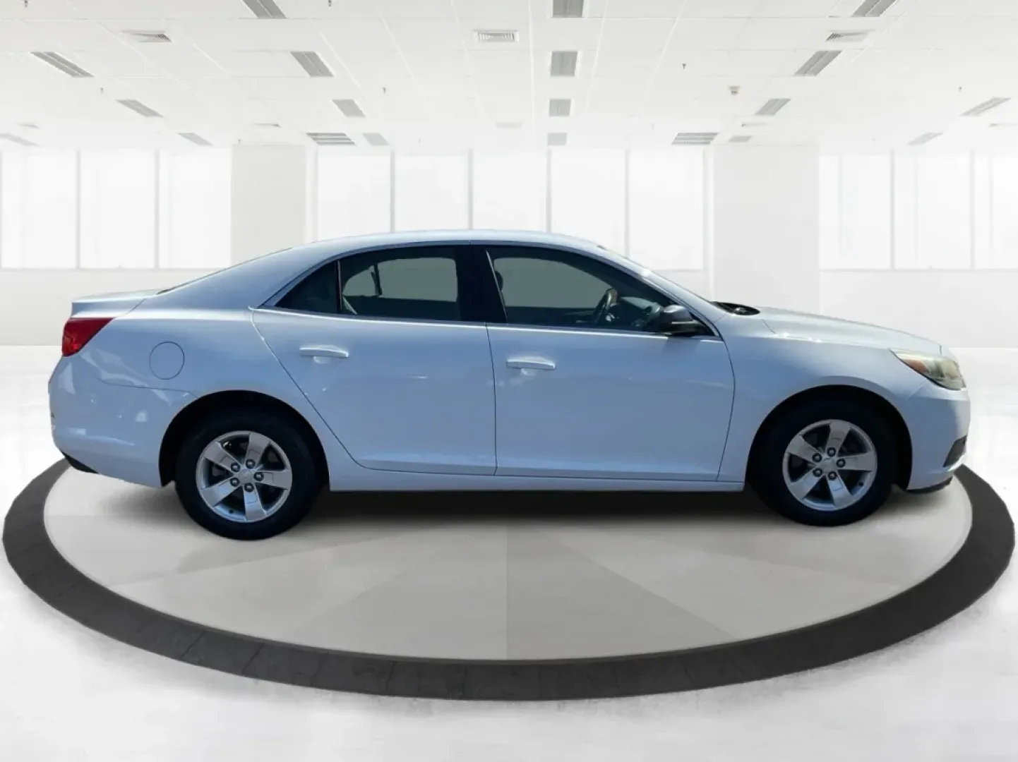 2015 Chevrolet Malibu 1FL (1G11A5SL9FU) with an ECOTEC 2.5L I-4 gasoline direct injection engine, located at 1099 N County Rd 25A, Troy, OH, 45373, (937) 908-9800, 40.057079, -84.212883 - **Discover Your Next Adventure with the 2015 Chevrolet Malibu at Advantage Car and Credit - Troy!**<br /> <br /> Are you in search of a reliable sedan that seamlessly combines style, comfort, and performance for your daily commute? Look no further! The 2015 Chevrolet Malibu 1FL is the perfect vehicl - Photo#1