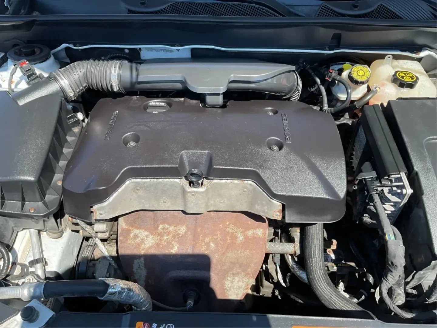 2015 Chevrolet Malibu 1FL (1G11A5SL9FU) with an ECOTEC 2.5L I-4 gasoline direct injection engine, located at 1099 N County Rd 25A, Troy, OH, 45373, (937) 908-9800, 40.057079, -84.212883 - **Discover Your Next Adventure with the 2015 Chevrolet Malibu at Advantage Car and Credit - Troy!**<br /> <br /> Are you in search of a reliable sedan that seamlessly combines style, comfort, and performance for your daily commute? Look no further! The 2015 Chevrolet Malibu 1FL is the perfect vehicl - Photo#11