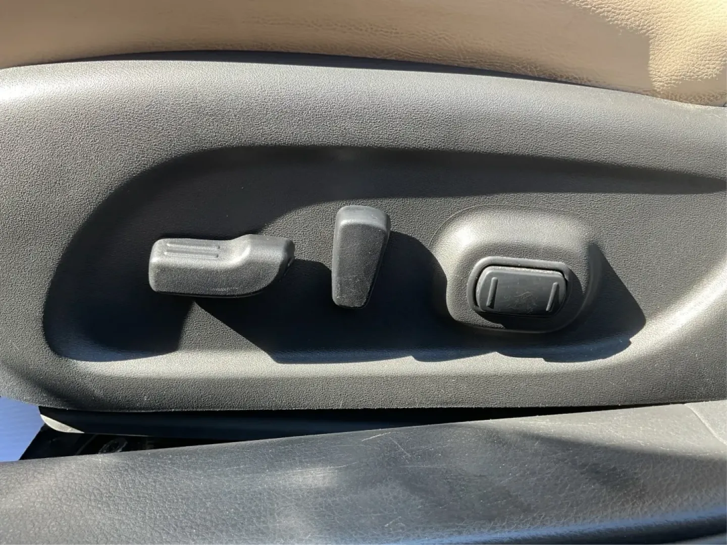 2015 Nissan Altima 2.5 SL (1N4AL3AP7FN) with an 2.5L I-4 DOHC engine, located at 1184 Kauffman Ave, Fairborn, OH, 45324, (937) 908-9800, 39.807072, -84.030914 - **Rev Up Your Lifestyle with the 2015 Nissan Altima 2.5 SL at Advantage Car and Credit!**<br /> <br /> Are you seeking a reliable vehicle that effortlessly merges style, comfort, and performance? Look no further than this stunning 2015 Nissan Altima 2.5 SL, perfect for commuters, families, and weeke - Photo#17