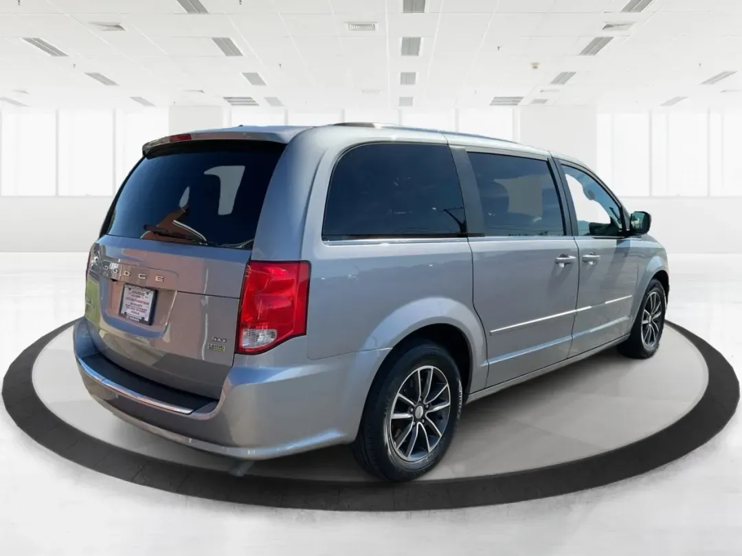 2017 Dodge Grand Caravan SXT (2C4RDGCG5HR) with an Pentastar 3.6L V-6 DOHC engine, located at 1230 East Main St, Xenia, OH, 45385, (937) 908-9800, 39.688026, -83.910172 - **Adventure Awaits with the 2017 Dodge Grand Caravan SXT in Fairborn, OH!**<br /> <br /> Are you looking for the perfect vehicle to accommodate your growing family or to embark on weekend adventures? Look no further! The 2017 Dodge Grand Caravan SXT is designed for those who prioritize space, comfor - Photo#2
