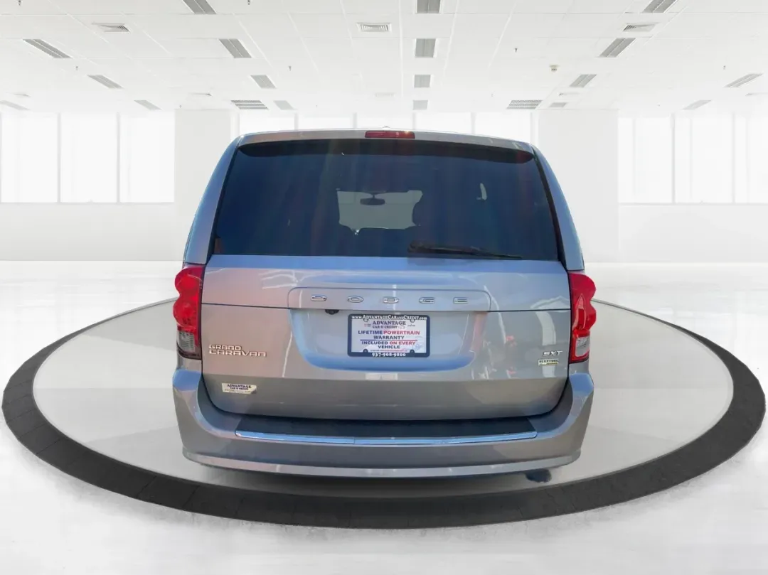 2017 Dodge Grand Caravan SXT (2C4RDGCG5HR) with an Pentastar 3.6L V-6 DOHC engine, located at 1184 Kauffman Ave, Fairborn, OH, 45324, (937) 908-9800, 39.807072, -84.030914 - **Adventure Awaits with the 2017 Dodge Grand Caravan SXT in Fairborn, OH!**<br /> <br /> Are you looking for the perfect vehicle to accommodate your growing family or to embark on weekend adventures? Look no further! The 2017 Dodge Grand Caravan SXT is designed for those who prioritize space, comfor - Photo#3
