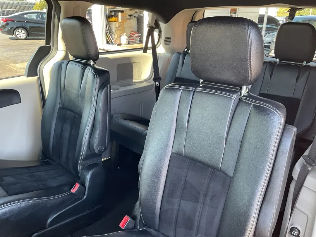 2017 Dodge Grand Caravan SXT (2C4RDGCG5HR) with an Pentastar 3.6L V-6 DOHC engine, located at 1184 Kauffman Ave, Fairborn, OH, 45324, (937) 908-9800, 39.807072, -84.030914 - **Adventure Awaits with the 2017 Dodge Grand Caravan SXT in Fairborn, OH!**<br /> <br /> Are you looking for the perfect vehicle to accommodate your growing family or to embark on weekend adventures? Look no further! The 2017 Dodge Grand Caravan SXT is designed for those who prioritize space, comfor - Photo#10