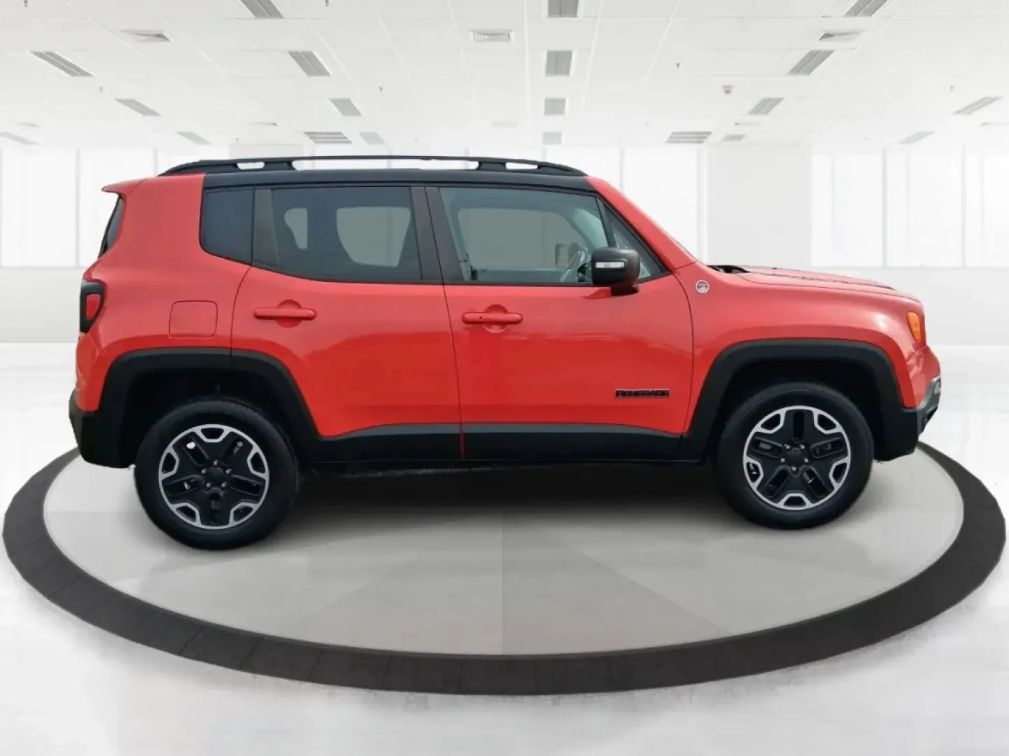 2016 Jeep Renegade Trailhawk (ZACCJBCTXGP) with an Tigershark MultiAir 2.4L I-4 variable valve contro engine, 9A transmission, located at 8750 N County Rd 25A, Piqua, OH, 45356, (937) 908-9800, 40.164391, -84.232513 - **Experience Adventure and Comfort with the 2016 Jeep Renegade Trailhawk!**<br /> <br /> Are you ready to elevate your lifestyle with a versatile vehicle that's perfect for weekend getaways, daily commutes, and everything in between? Look no further than the 2016 Jeep Renegade Trailhawk available at - Photo#1