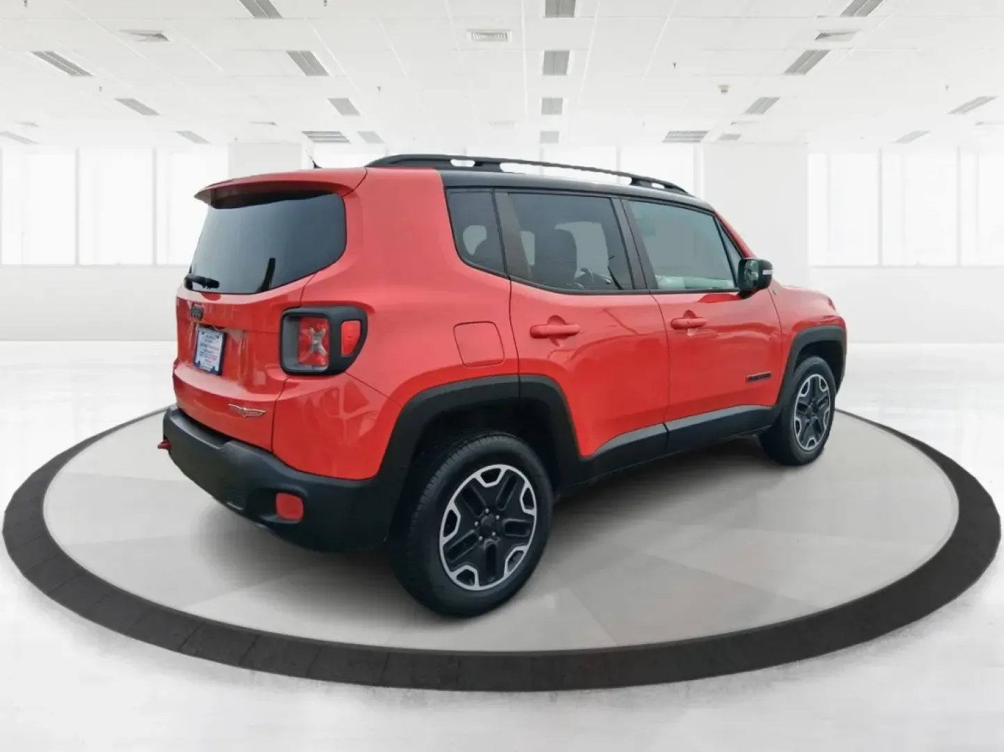 2016 Jeep Renegade Trailhawk (ZACCJBCTXGP) with an Tigershark MultiAir 2.4L I-4 variable valve contro engine, 9A transmission, located at 8750 N County Rd 25A, Piqua, OH, 45356, (937) 908-9800, 40.164391, -84.232513 - **Experience Adventure and Comfort with the 2016 Jeep Renegade Trailhawk!**<br /> <br /> Are you ready to elevate your lifestyle with a versatile vehicle that's perfect for weekend getaways, daily commutes, and everything in between? Look no further than the 2016 Jeep Renegade Trailhawk available at - Photo#2