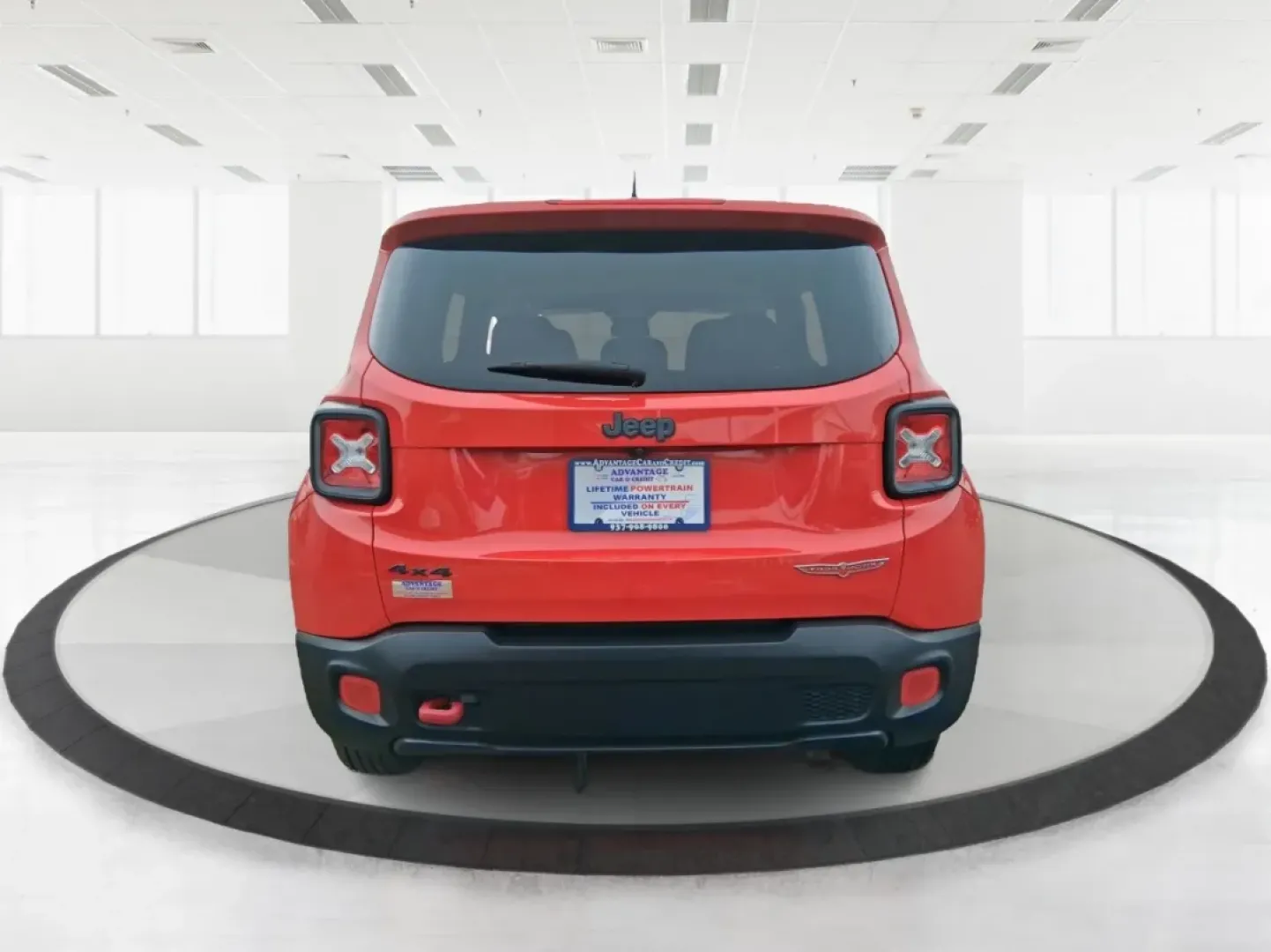 2016 Jeep Renegade Trailhawk (ZACCJBCTXGP) with an Tigershark MultiAir 2.4L I-4 variable valve contro engine, 9A transmission, located at 8750 N County Rd 25A, Piqua, OH, 45356, (937) 908-9800, 40.164391, -84.232513 - **Experience Adventure and Comfort with the 2016 Jeep Renegade Trailhawk!**<br /> <br /> Are you ready to elevate your lifestyle with a versatile vehicle that's perfect for weekend getaways, daily commutes, and everything in between? Look no further than the 2016 Jeep Renegade Trailhawk available at - Photo#3