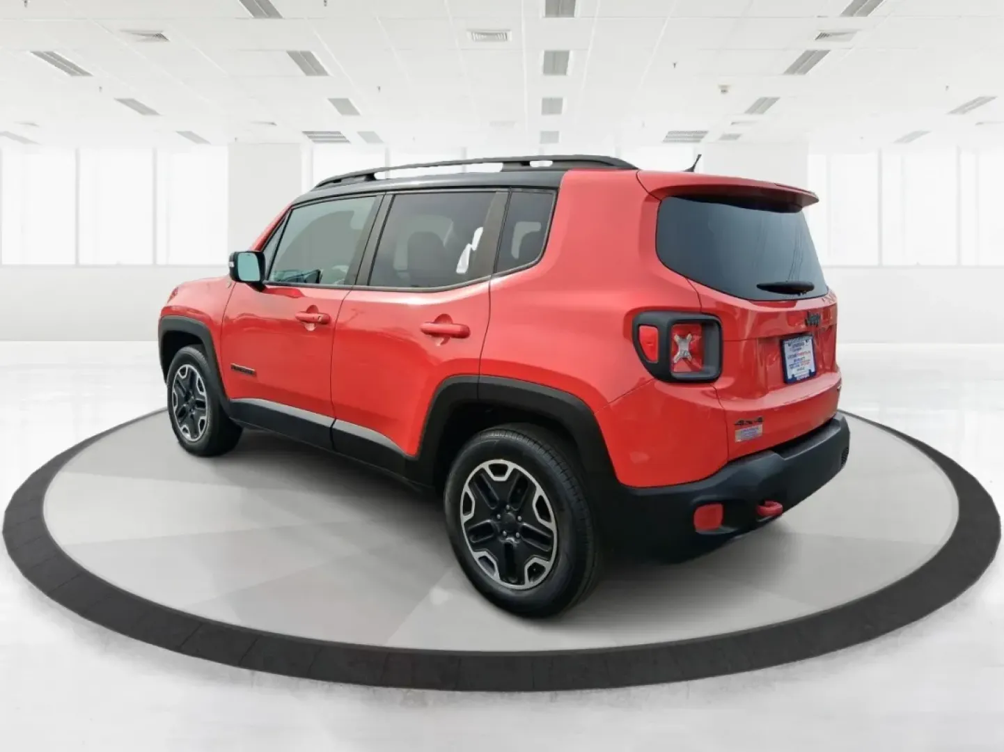 2016 Jeep Renegade Trailhawk (ZACCJBCTXGP) with an Tigershark MultiAir 2.4L I-4 variable valve contro engine, 9A transmission, located at 8750 N County Rd 25A, Piqua, OH, 45356, (937) 908-9800, 40.164391, -84.232513 - **Experience Adventure and Comfort with the 2016 Jeep Renegade Trailhawk!**<br /> <br /> Are you ready to elevate your lifestyle with a versatile vehicle that's perfect for weekend getaways, daily commutes, and everything in between? Look no further than the 2016 Jeep Renegade Trailhawk available at - Photo#4