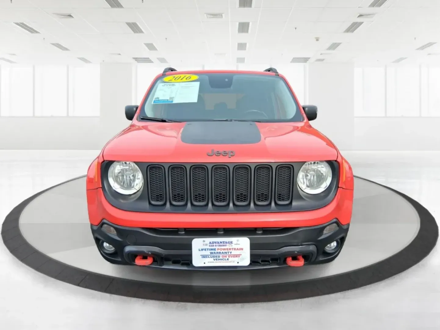 2016 Jeep Renegade Trailhawk (ZACCJBCTXGP) with an Tigershark MultiAir 2.4L I-4 variable valve contro engine, 9A transmission, located at 8750 N County Rd 25A, Piqua, OH, 45356, (937) 908-9800, 40.164391, -84.232513 - **Experience Adventure and Comfort with the 2016 Jeep Renegade Trailhawk!**<br /> <br /> Are you ready to elevate your lifestyle with a versatile vehicle that's perfect for weekend getaways, daily commutes, and everything in between? Look no further than the 2016 Jeep Renegade Trailhawk available at - Photo#7