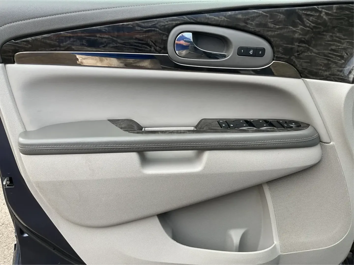 2013 Buick Enclave Leather (5GAKRCKD8DJ) with an 3.6L V-6 gasoline direct injection engine, located at 401 Woodman Dr, Riverside, OH, 45431, (937) 908-9800, 39.760899, -84.123421 - Are you looking for a spacious family SUV that combines comfort, style, and technology? Look no further than this stunning 2013 Buick Enclave, available now at Advantage Car and Credit in Riverside, OH! Perfect for growing families or those who love weekend adventures, this vehicle effortlessly marr - Photo#19