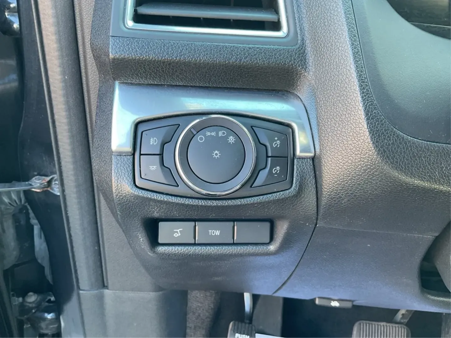 2017 Ford Explorer Sport (1FM5K8GT3HG) with an EcoBoost 3.5L V-6 gasoline direct injection engine, located at 1951 S Dayton Lakeview Rd., New Carlisle, OH, 45344, (937) 908-9800, 39.890999, -84.050255 - Elevate your adventures with the 2017 Ford Explorer Sport, a versatile SUV that's perfect for families, commuters, and weekend explorers alike! With its rugged design and premium features, this dynamic vehicle seamlessly combines sophistication with functionality. Whether you're navigating the bustl - Photo#17