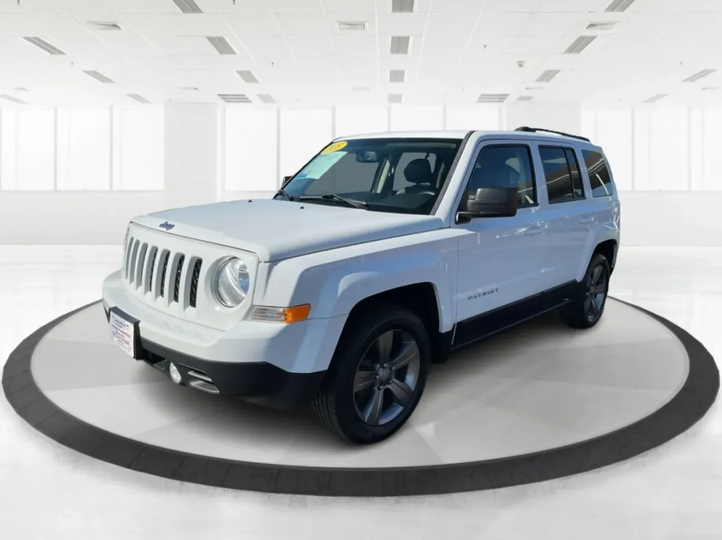 2015 Jeep Patriot High Altitude Edition (1C4NJPFA5FD) with an 2L I-4 DOHC engine, located at 1951 S Dayton Lakeview Rd., New Carlisle, OH, 45344, (937) 908-9800, 39.890999, -84.050255 - Discover the perfect blend of adventure and everyday practicality with the 2015 Jeep Patriot High Altitude Edition, now available at Advantage Car and Credit in Moraine, OH! Designed for those who want to conquer both the urban jungle and the great outdoors, this SUV is not just a vehicle; it's a li - Photo#8