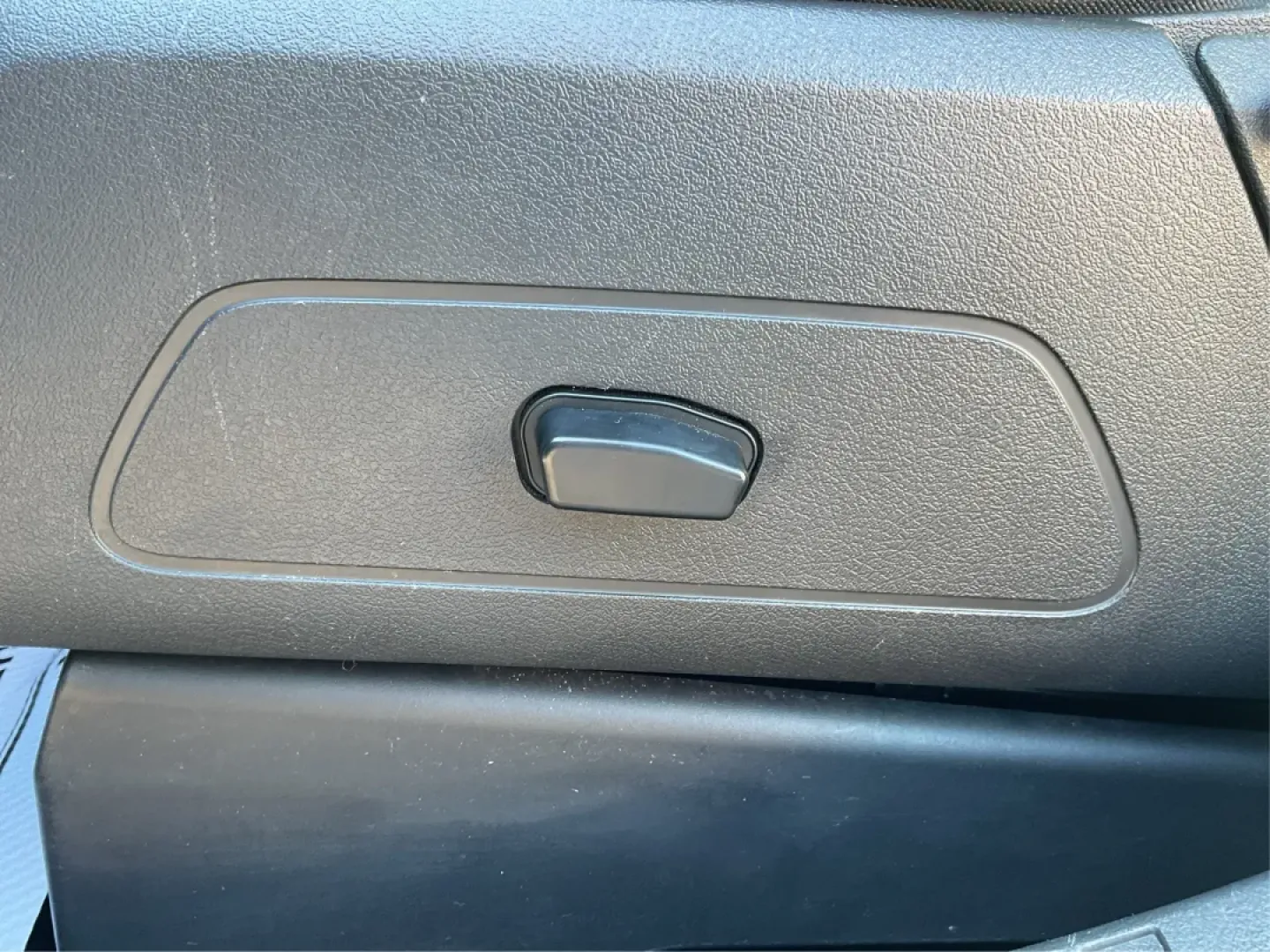 2015 Jeep Patriot High Altitude Edition (1C4NJPFA5FD) with an 2L I-4 DOHC engine, located at 1951 S Dayton Lakeview Rd., New Carlisle, OH, 45344, (937) 908-9800, 39.890999, -84.050255 - Discover the perfect blend of adventure and everyday practicality with the 2015 Jeep Patriot High Altitude Edition, now available at Advantage Car and Credit in Moraine, OH! Designed for those who want to conquer both the urban jungle and the great outdoors, this SUV is not just a vehicle; it's a li - Photo#17